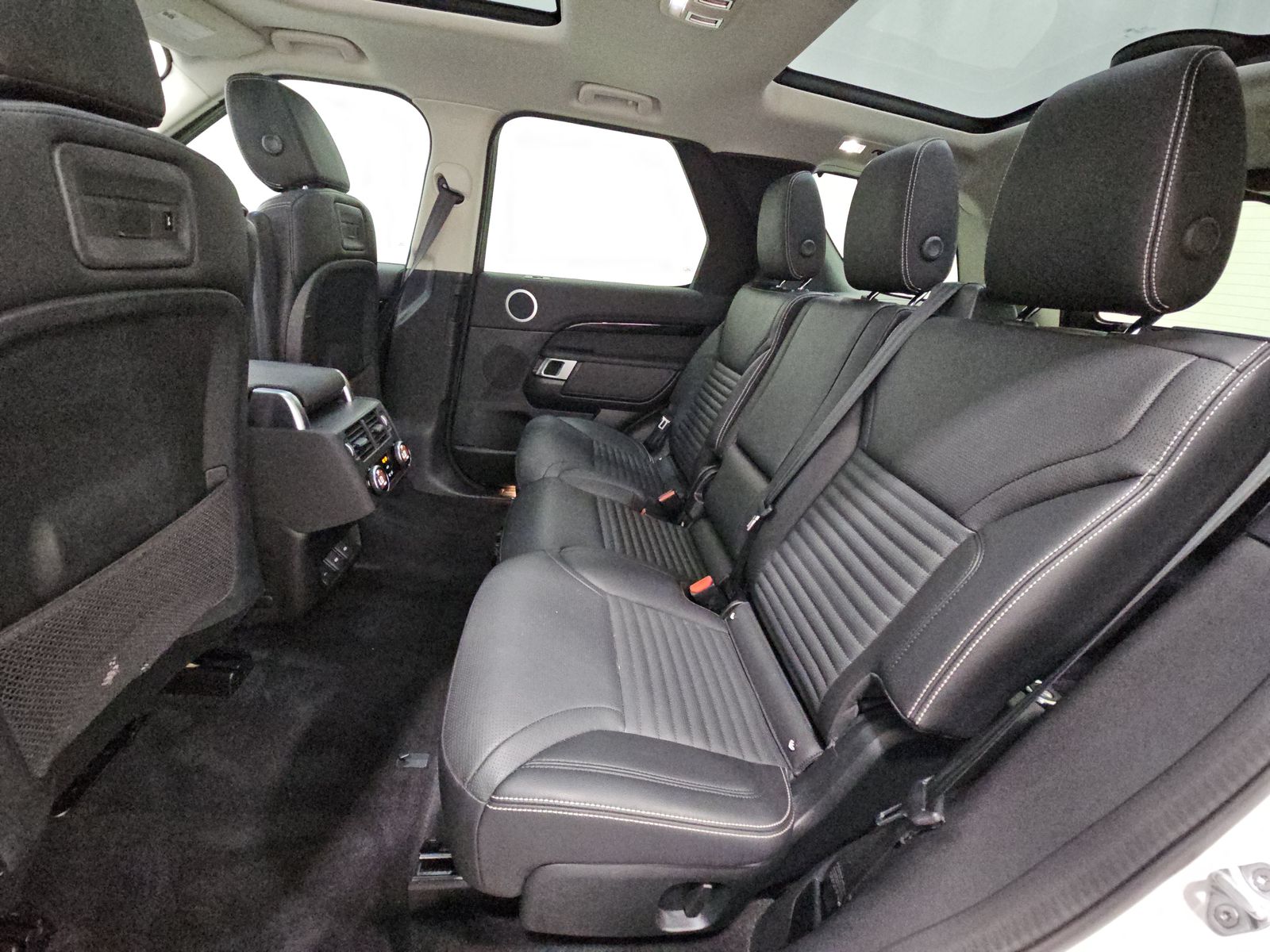 2023 Land Rover Discovery S FWD