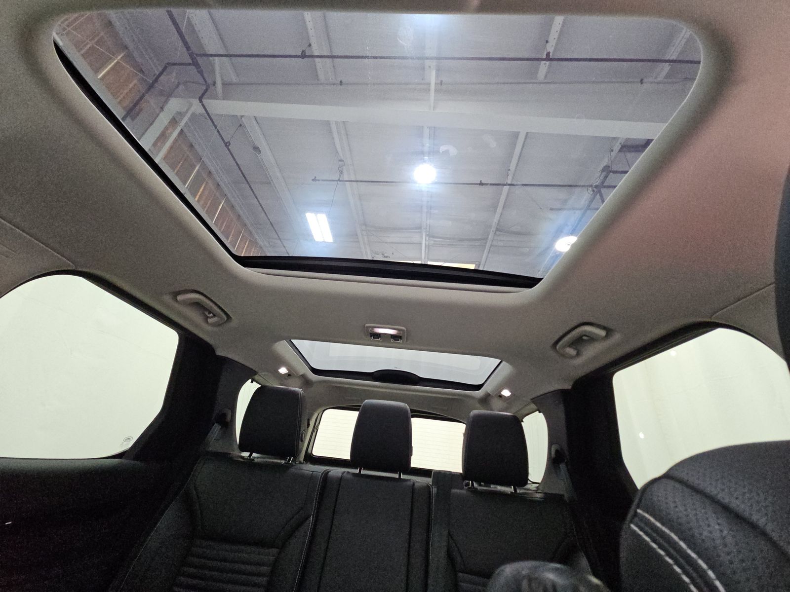 2023 Land Rover Discovery S FWD