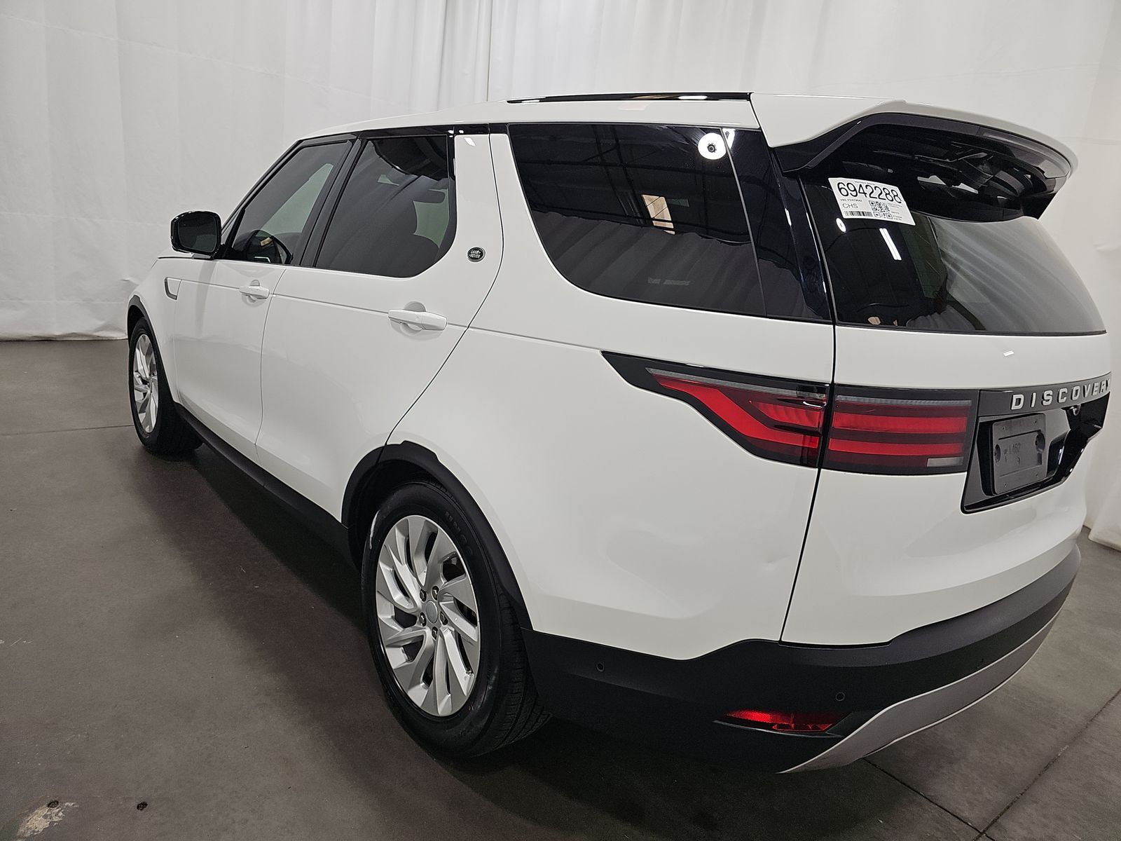 2023 Land Rover Discovery S FWD
