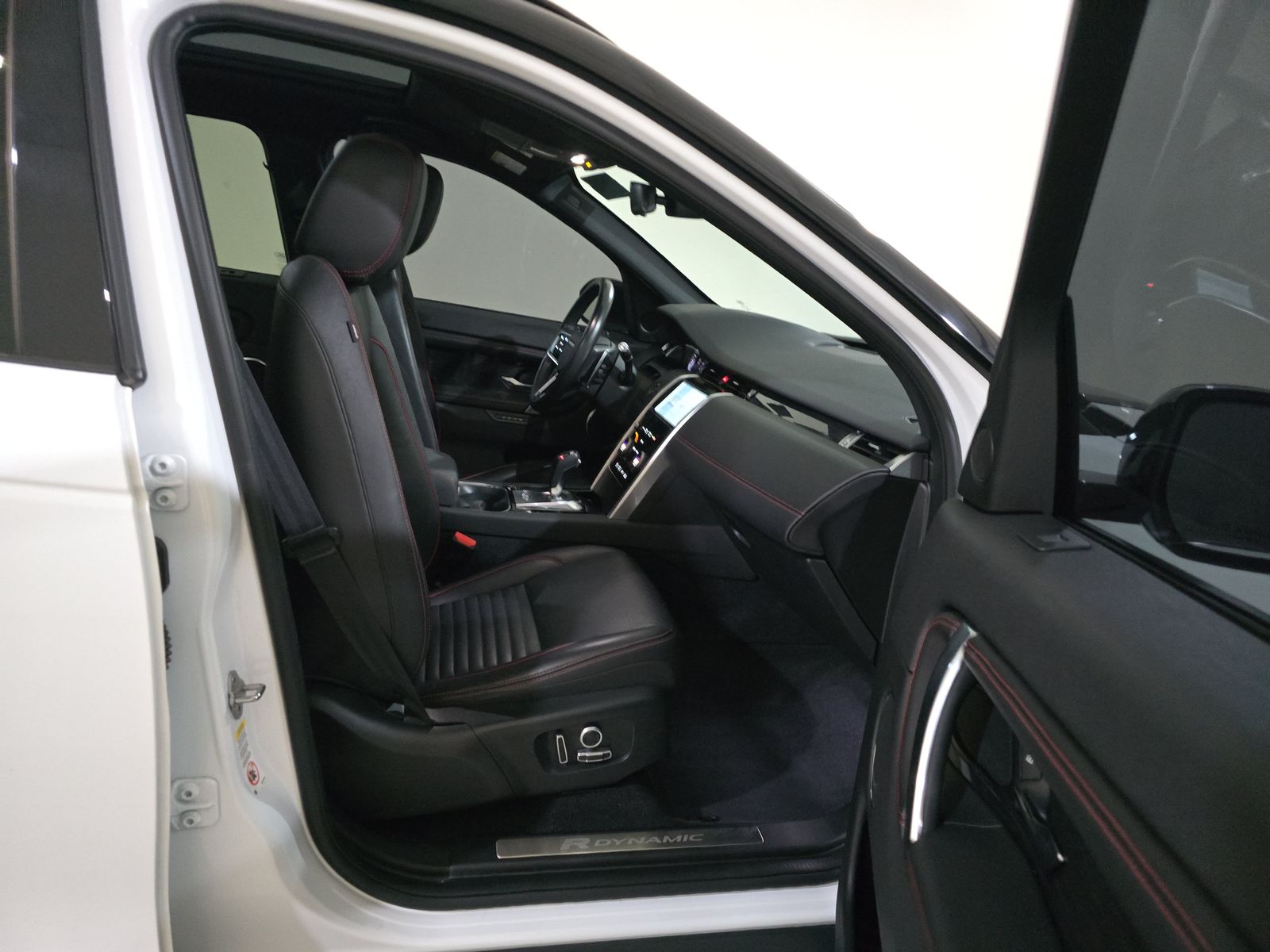2022 Land Rover Discovery Sport SE R-Dynamic FWD