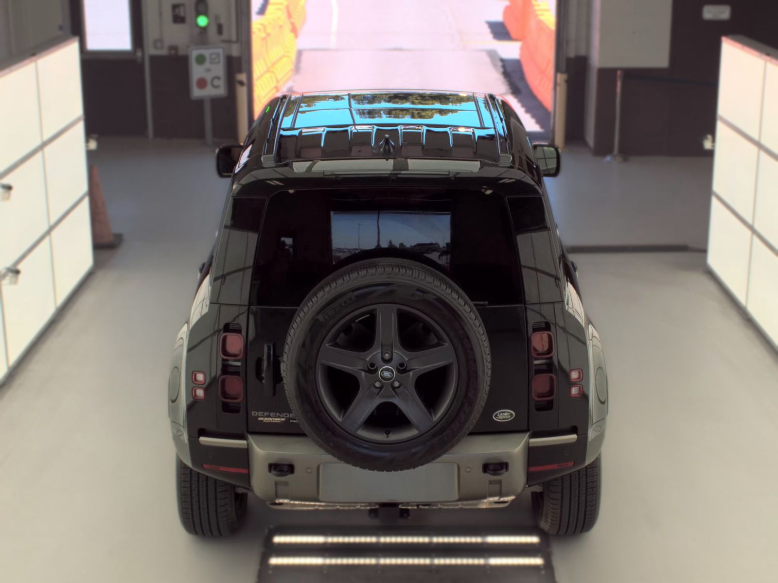 2023 Land Rover Defender 110 X-Dynamic SE AWD