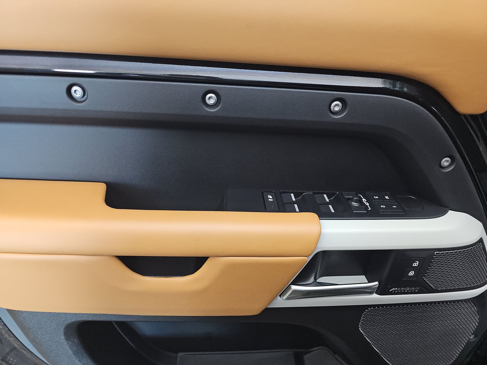 2023 Land Rover Defender 110 X-Dynamic SE AWD