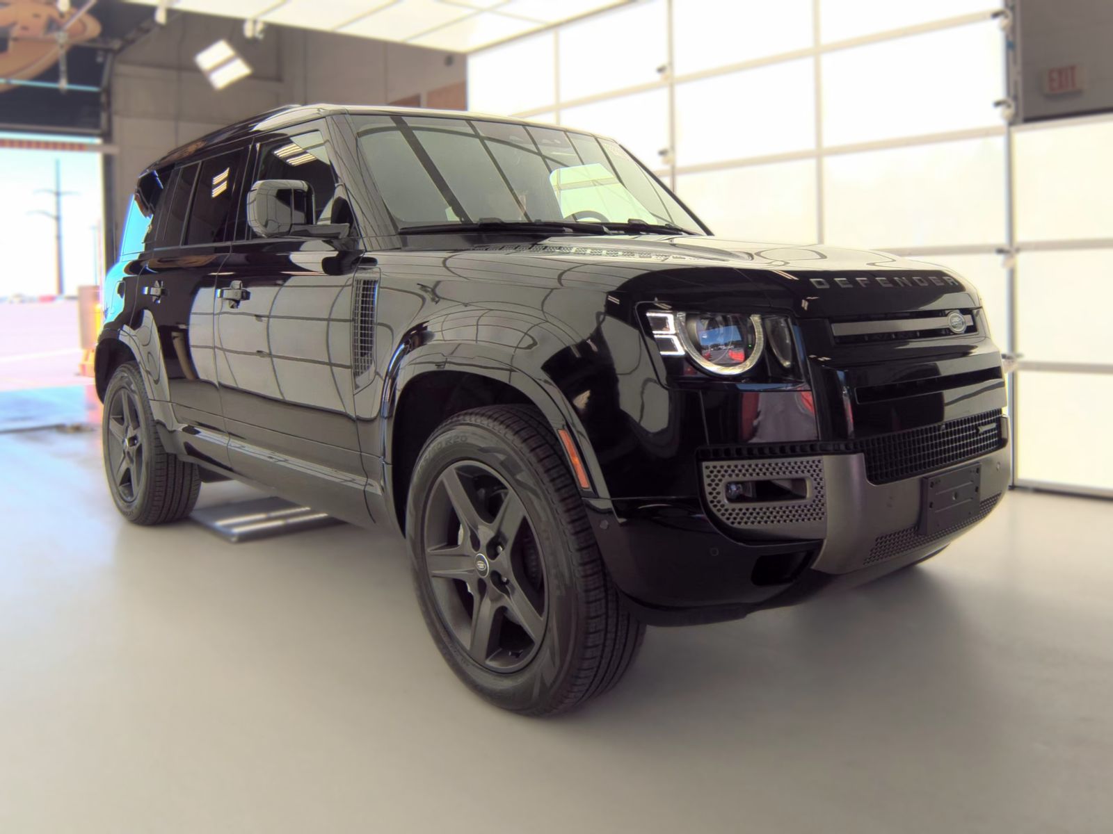 2023 Land Rover Defender 110 X-Dynamic SE AWD