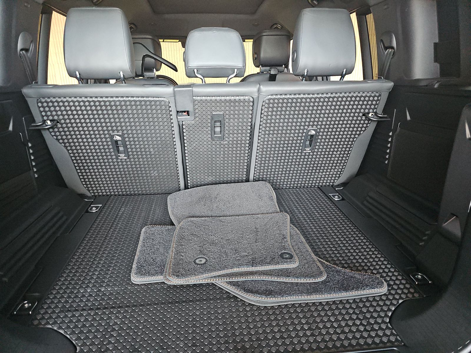 2023 Land Rover Defender 110 X-Dynamic SE AWD