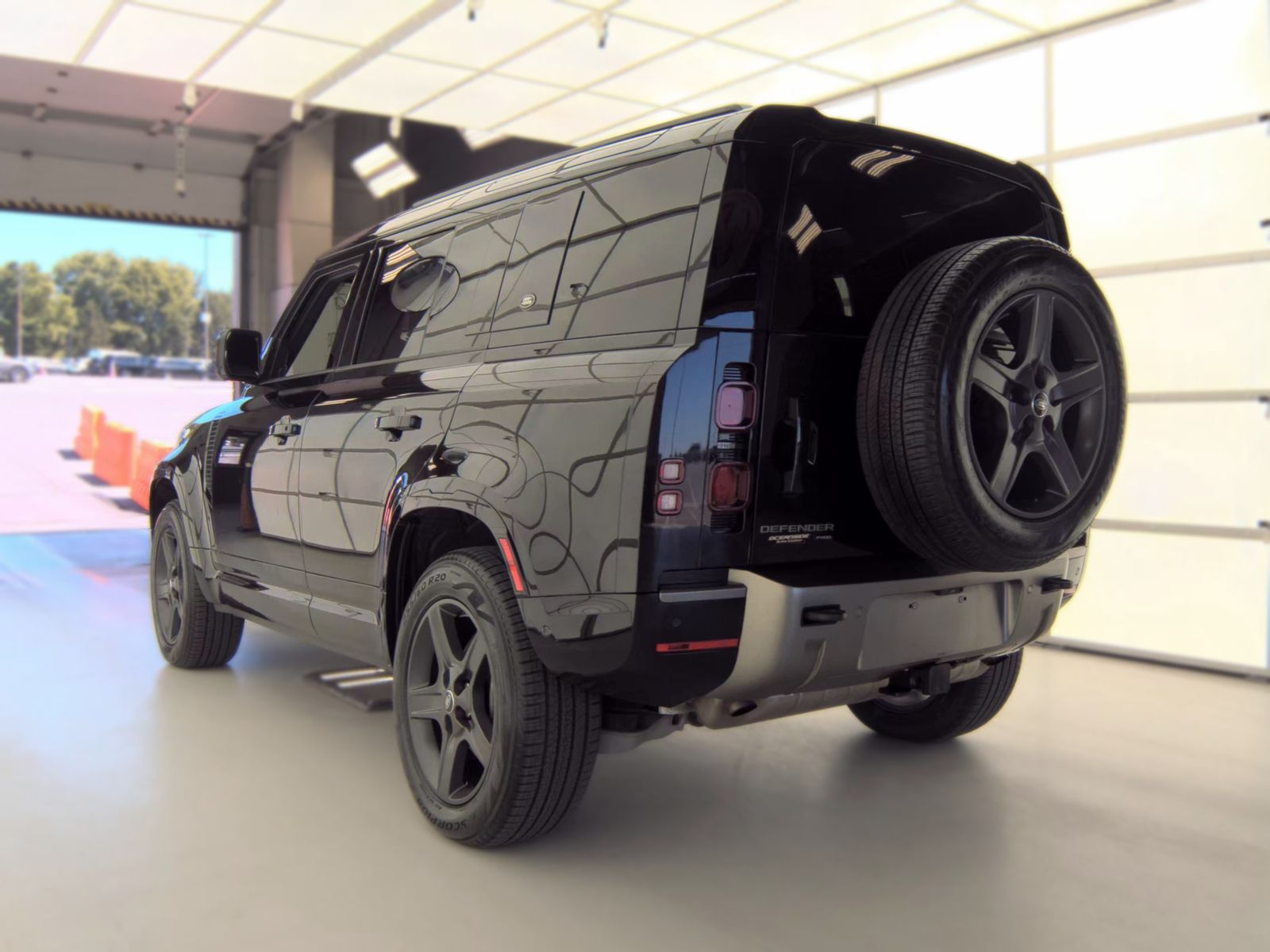 2023 Land Rover Defender 110 X-Dynamic SE AWD
