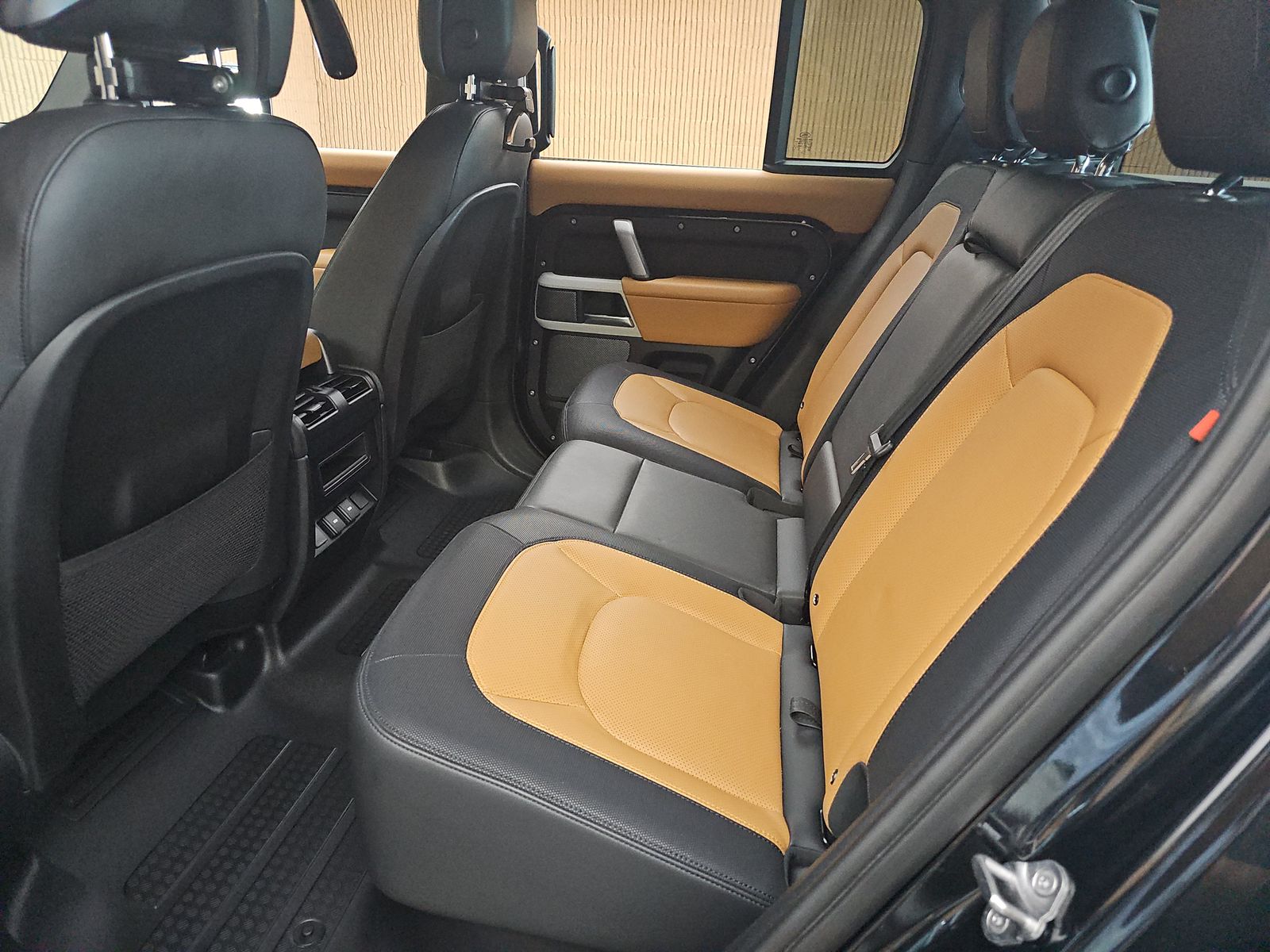 2023 Land Rover Defender 110 X-Dynamic SE AWD