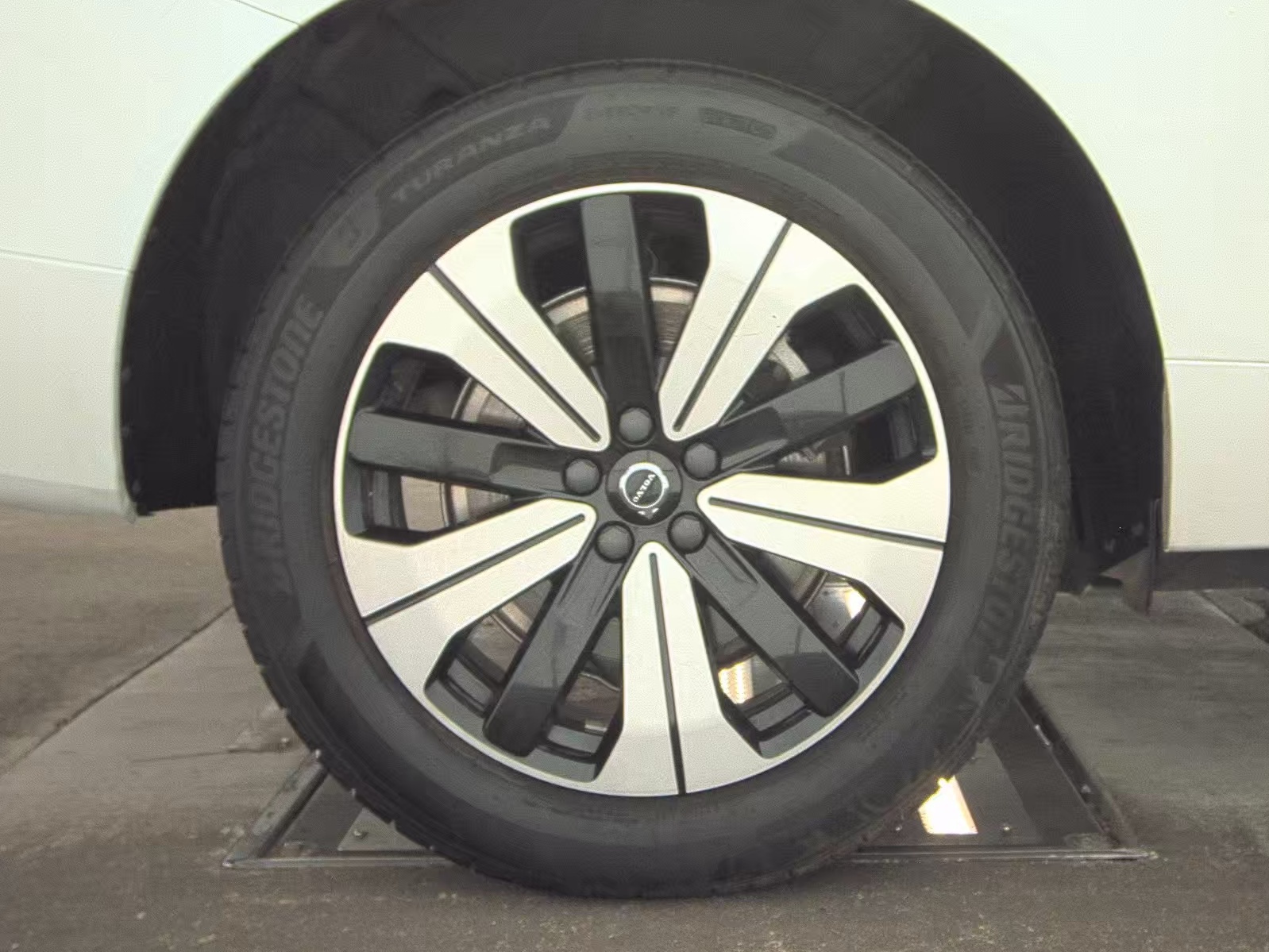 2023 Volvo XC60 Recharge T8 Plus AWD