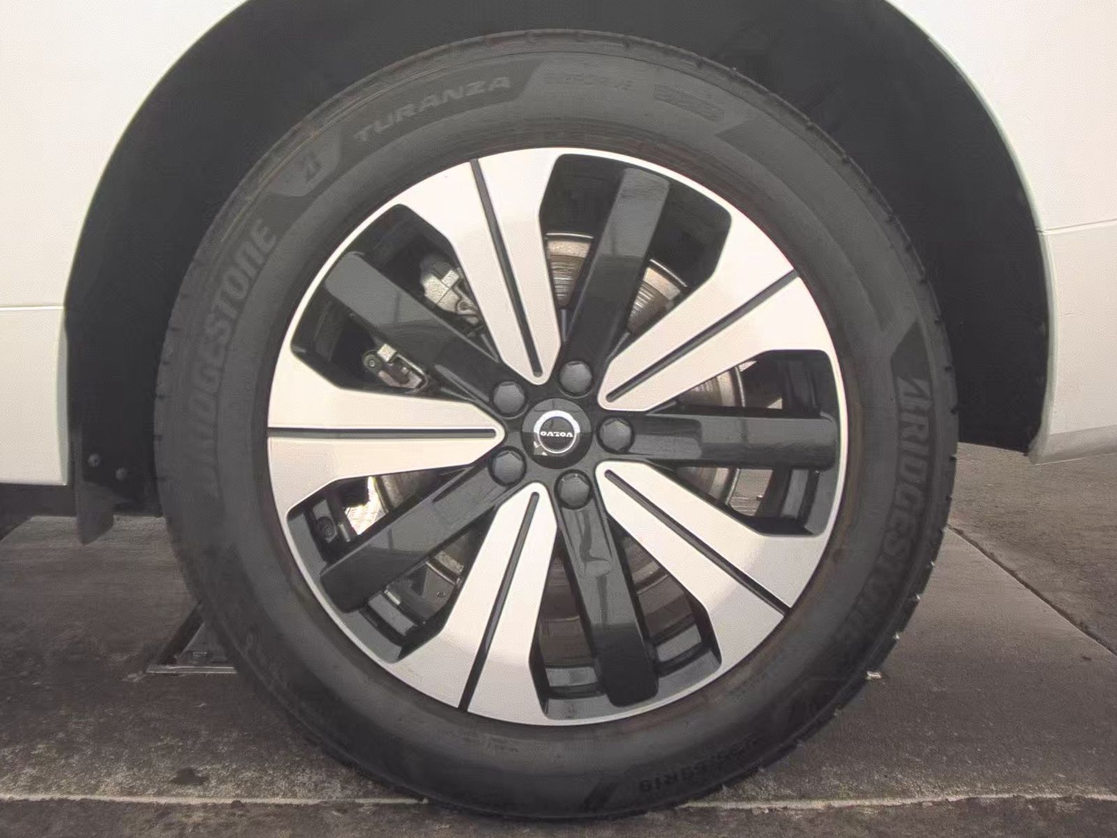 2023 Volvo XC60 Recharge T8 Plus AWD