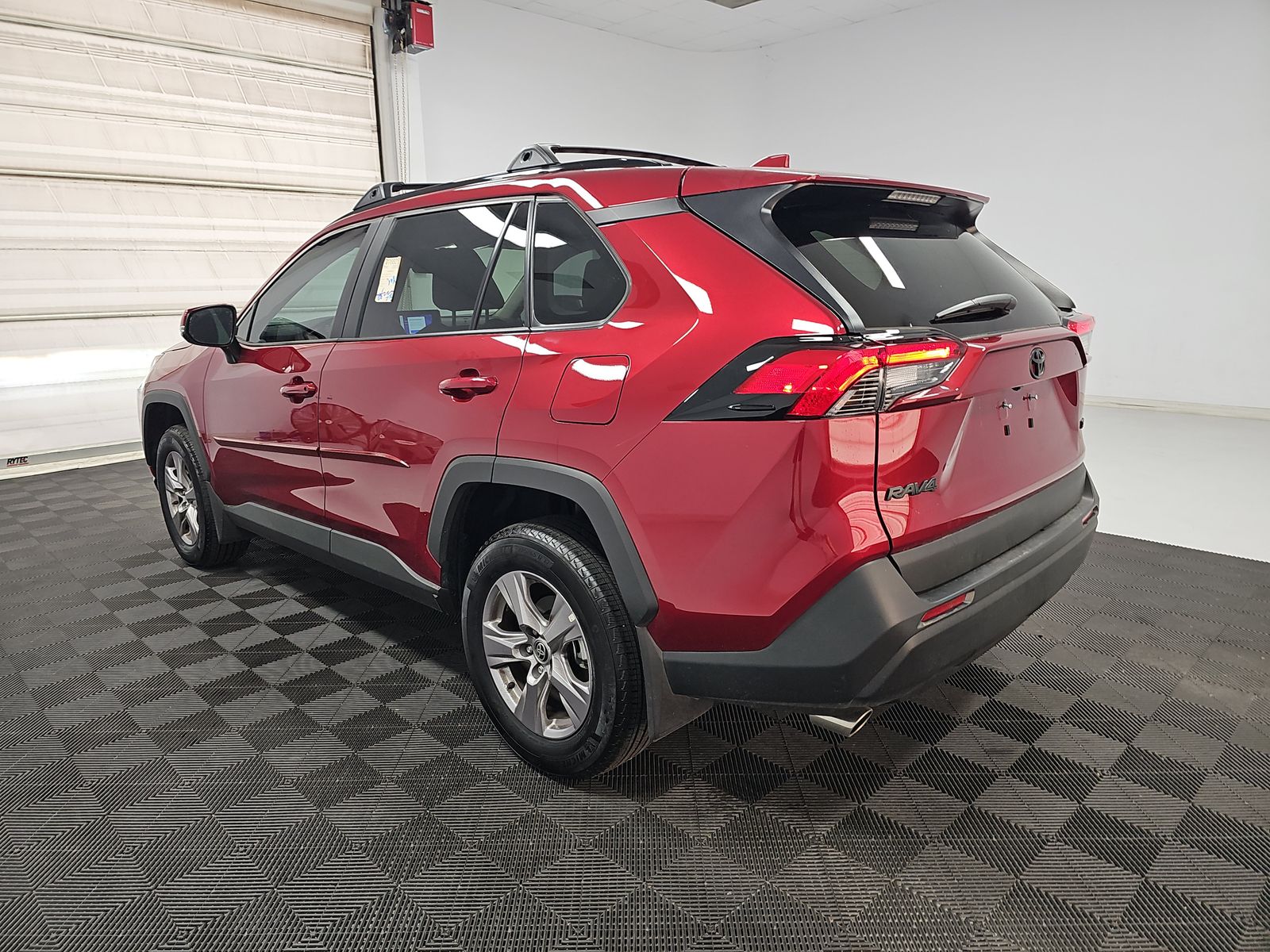2025 Toyota RAV4 XLE FWD