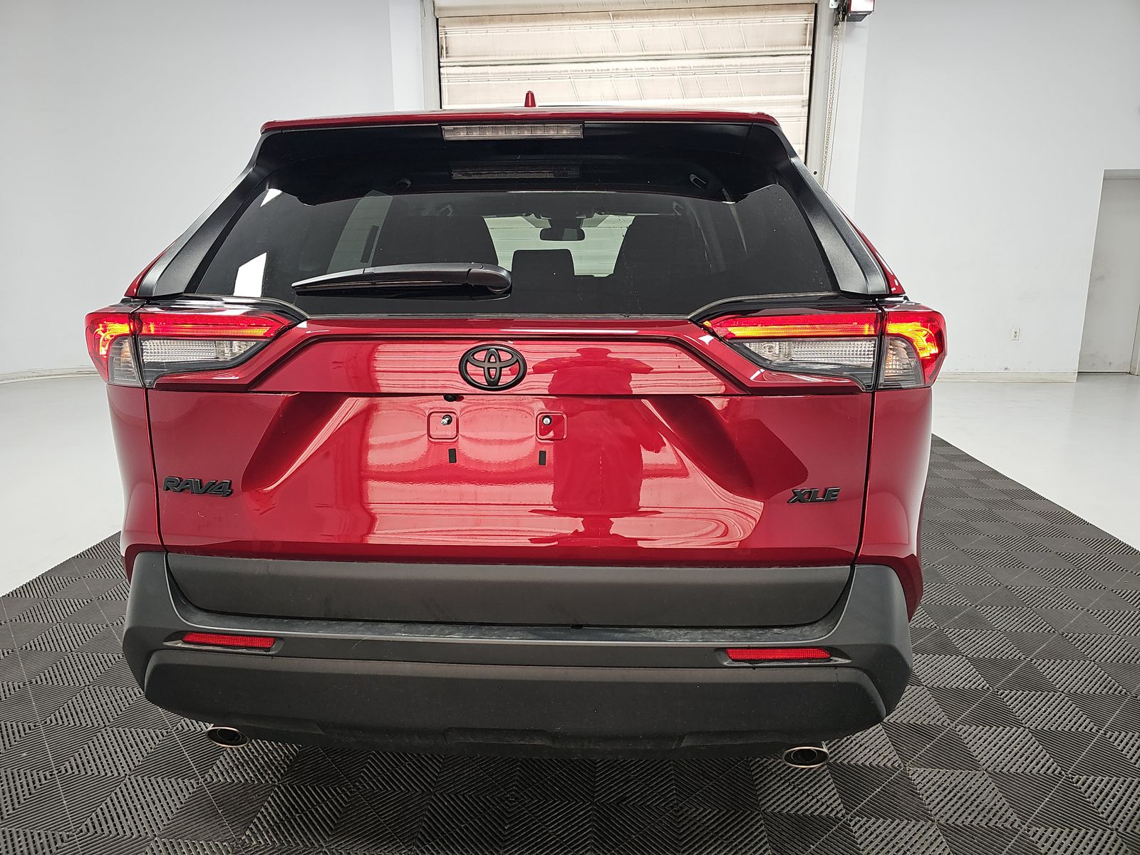 2025 Toyota RAV4 XLE FWD