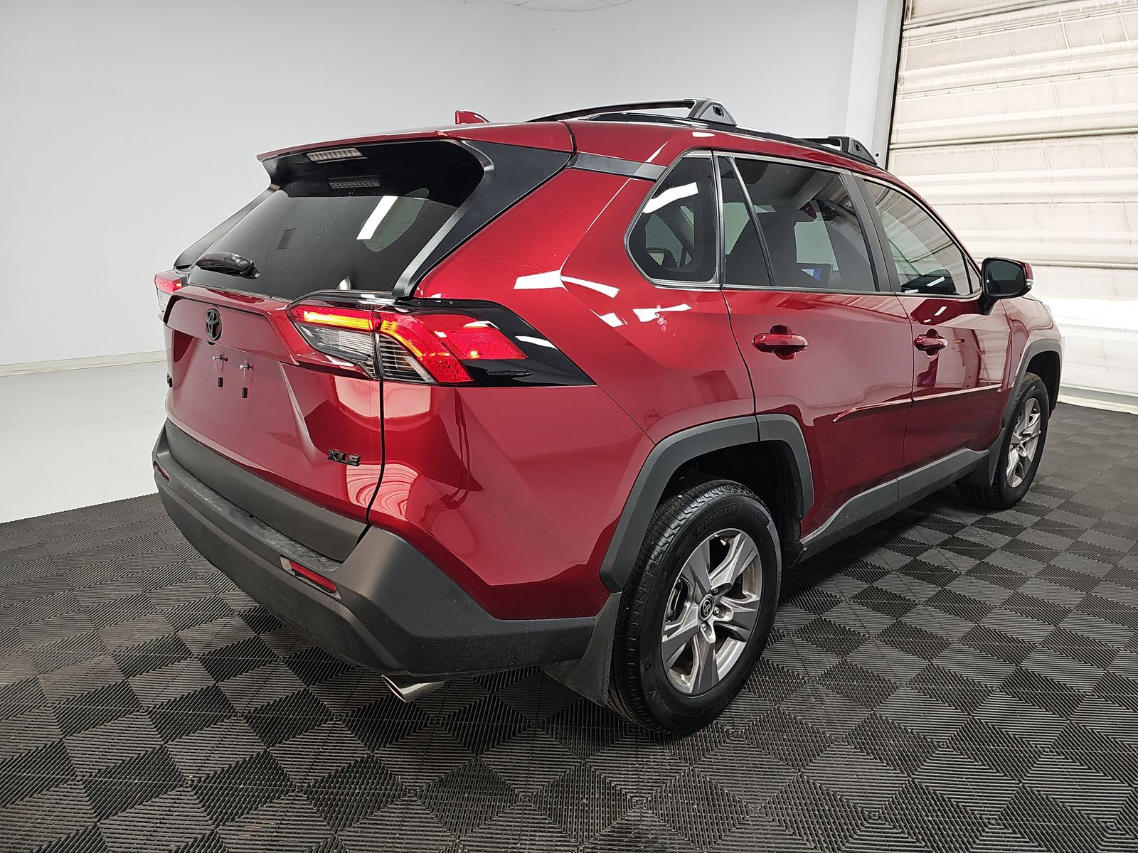 2025 Toyota RAV4 XLE FWD
