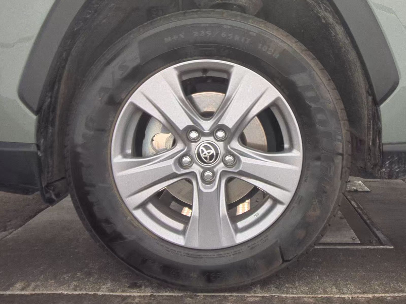 2023 Toyota RAV4 XLE FWD
