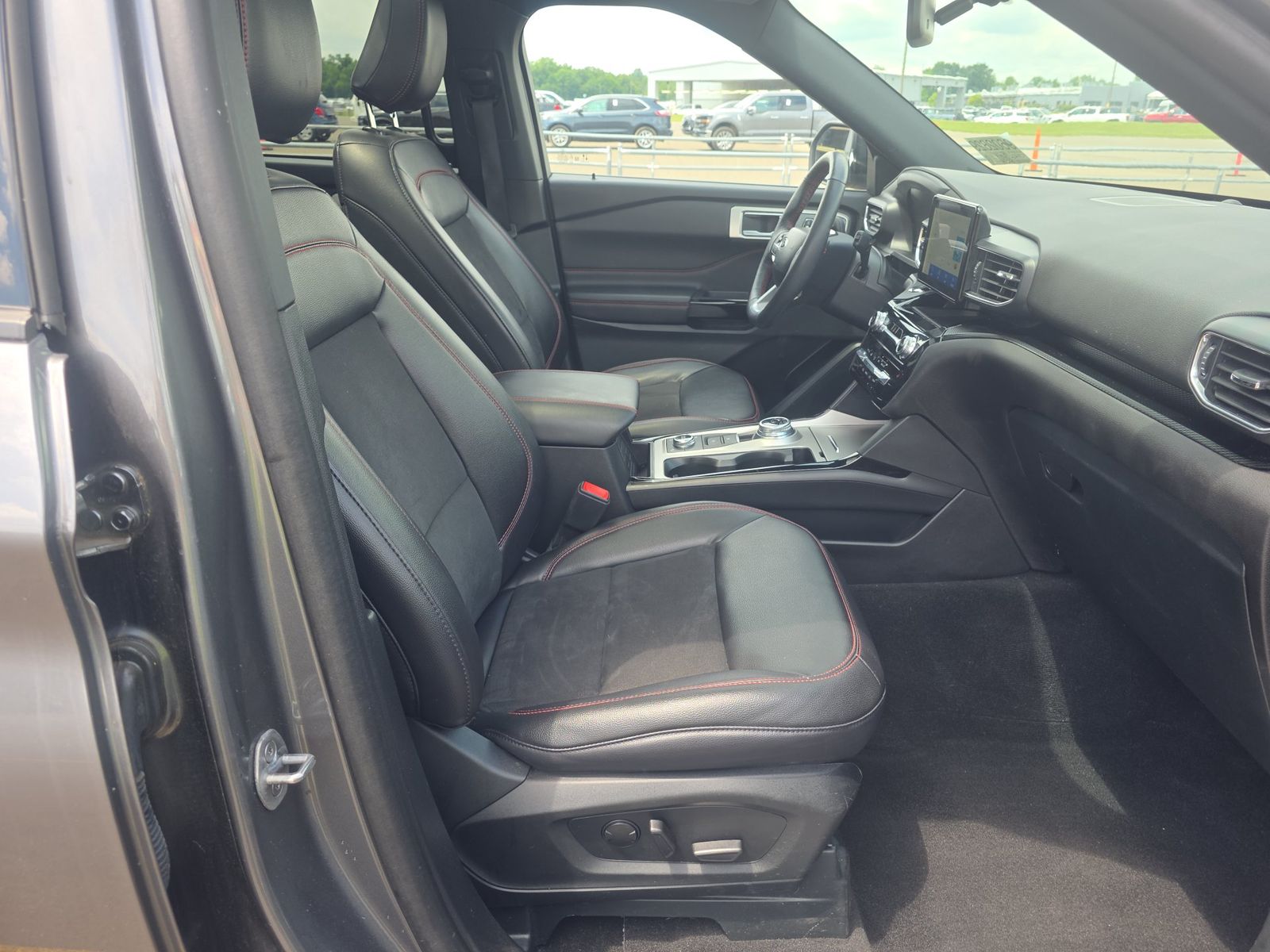 2024 Ford Explorer ST-Line AWD