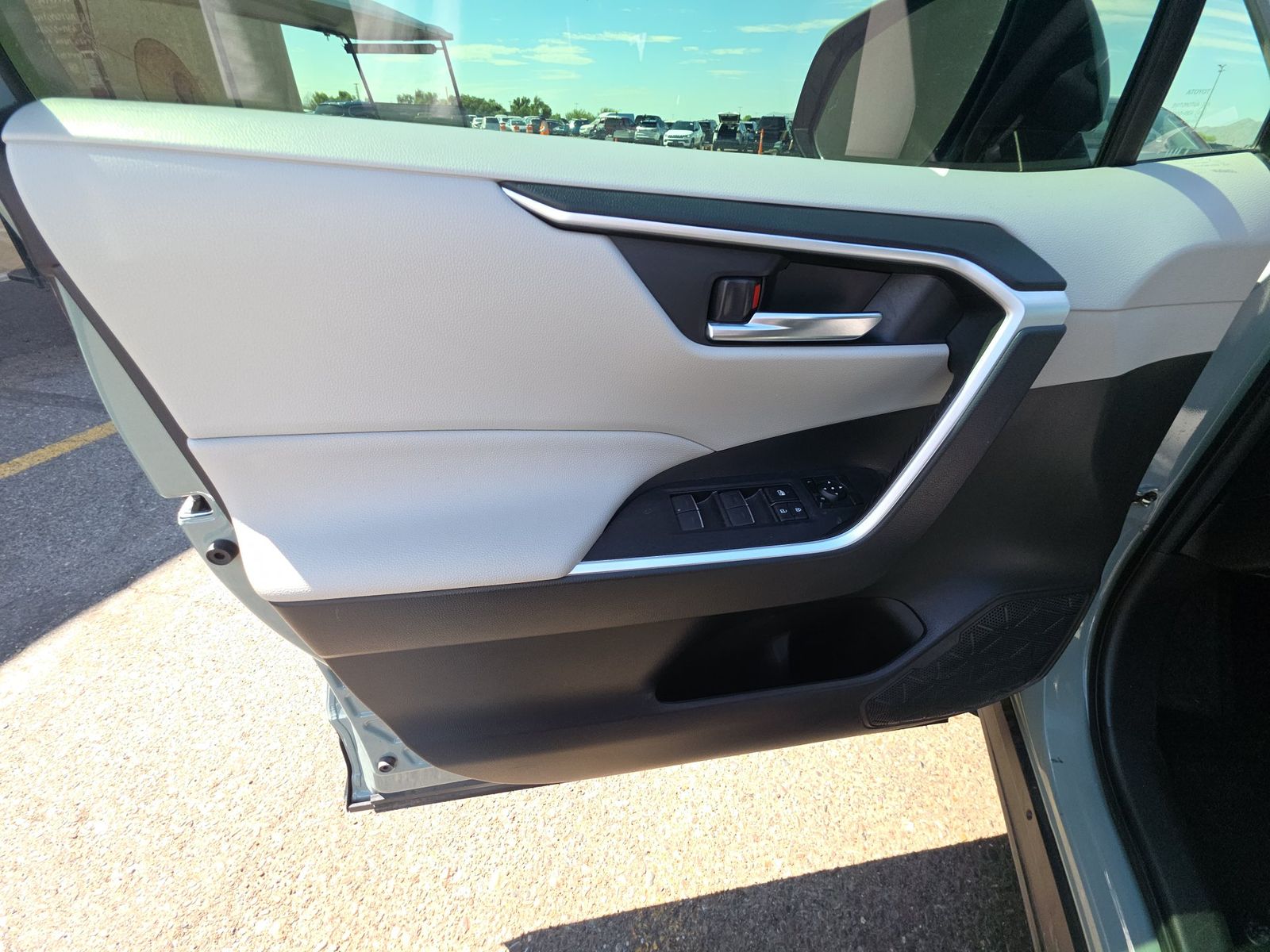 2023 Toyota RAV4 XLE FWD