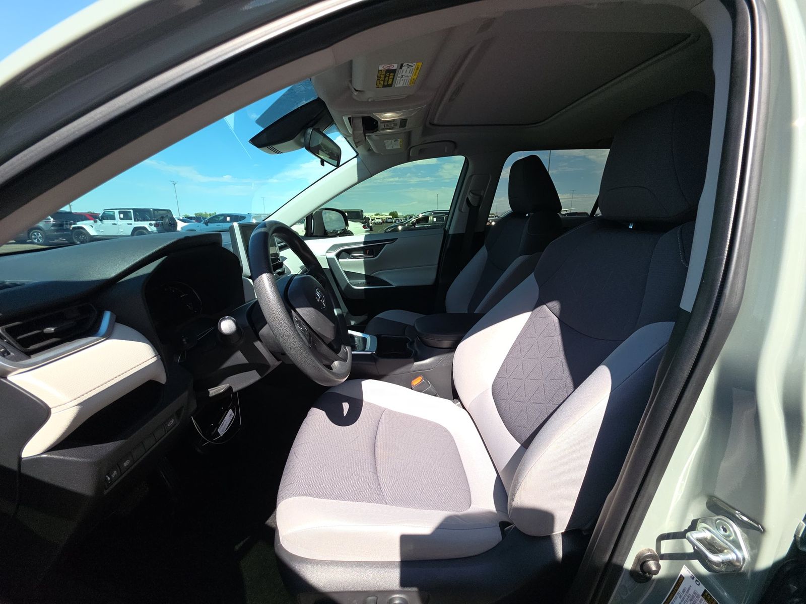 2023 Toyota RAV4 XLE FWD