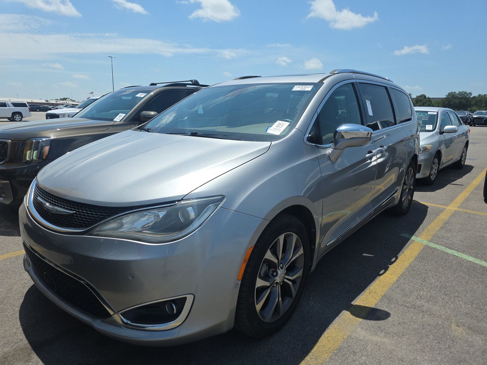 2017 Chrysler Pacifica Limited FWD