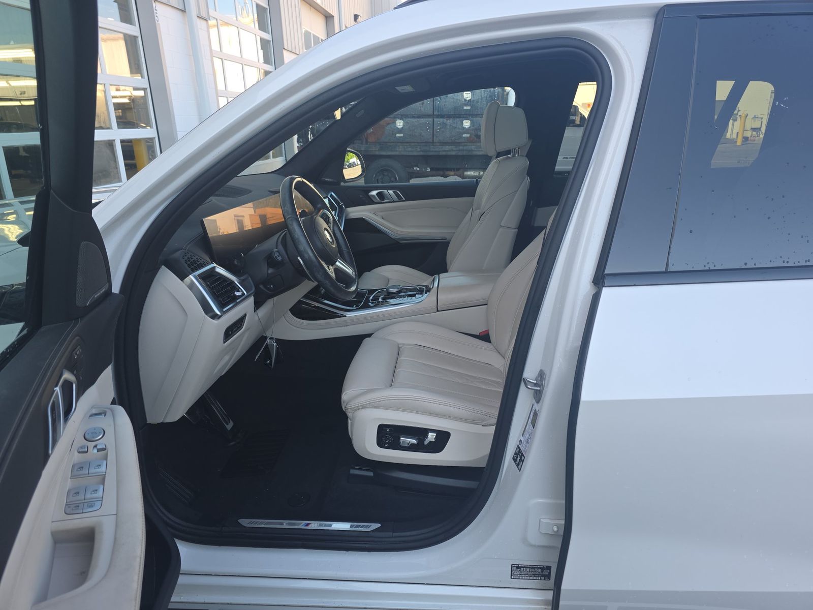 2025 BMW X7 xDrive40i AWD