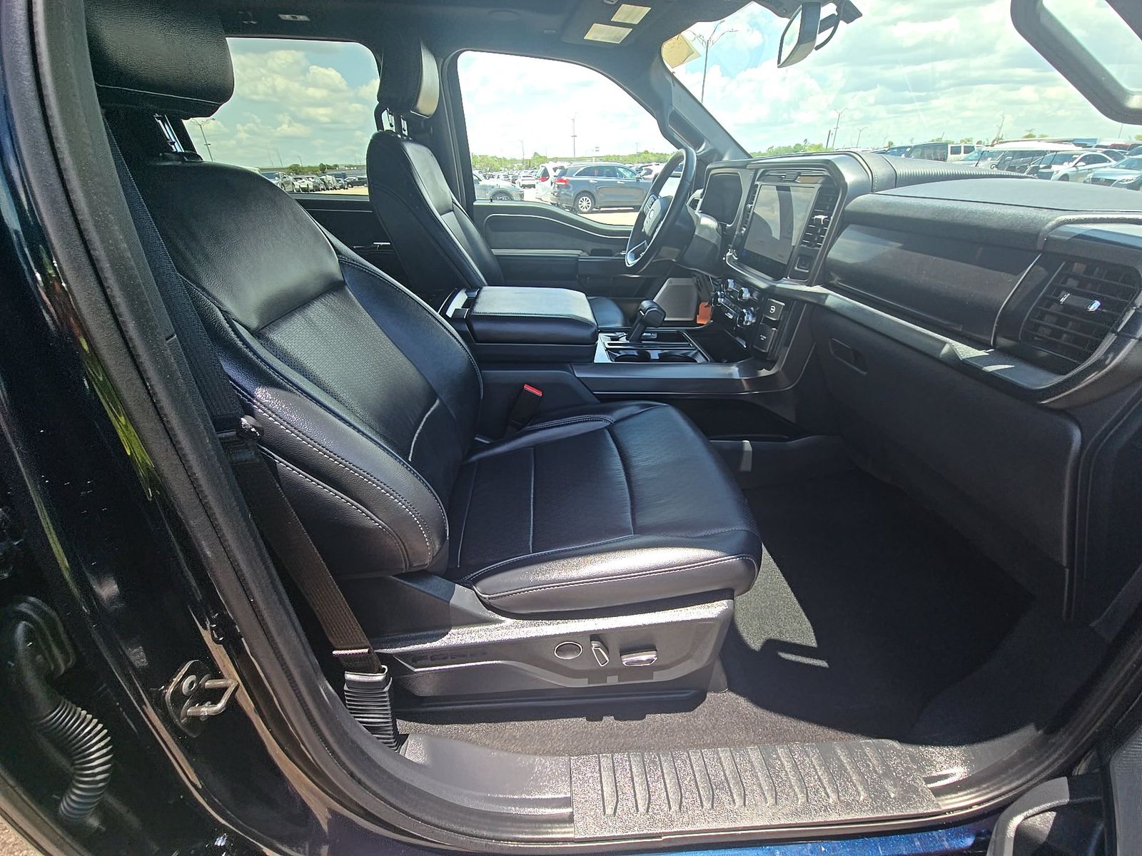 2025 Ford F-150 Hybrid Lariat AWD