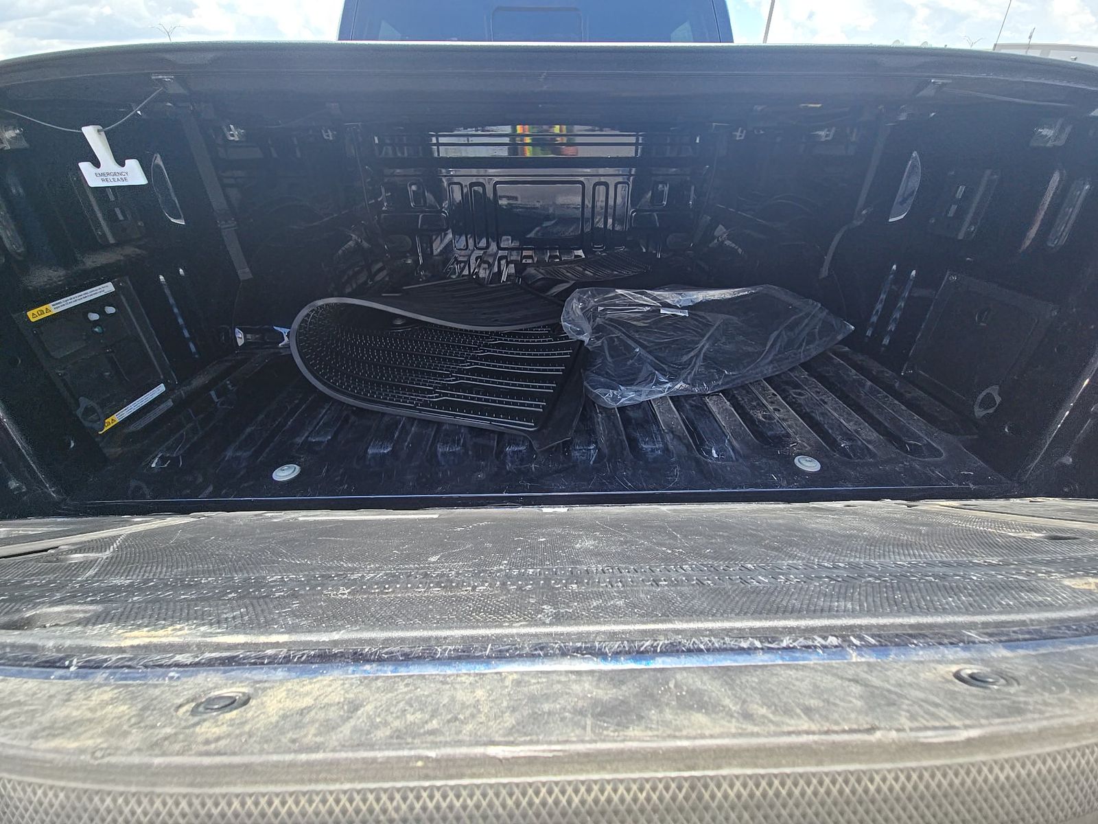 2025 Ford F-150 Hybrid Lariat AWD