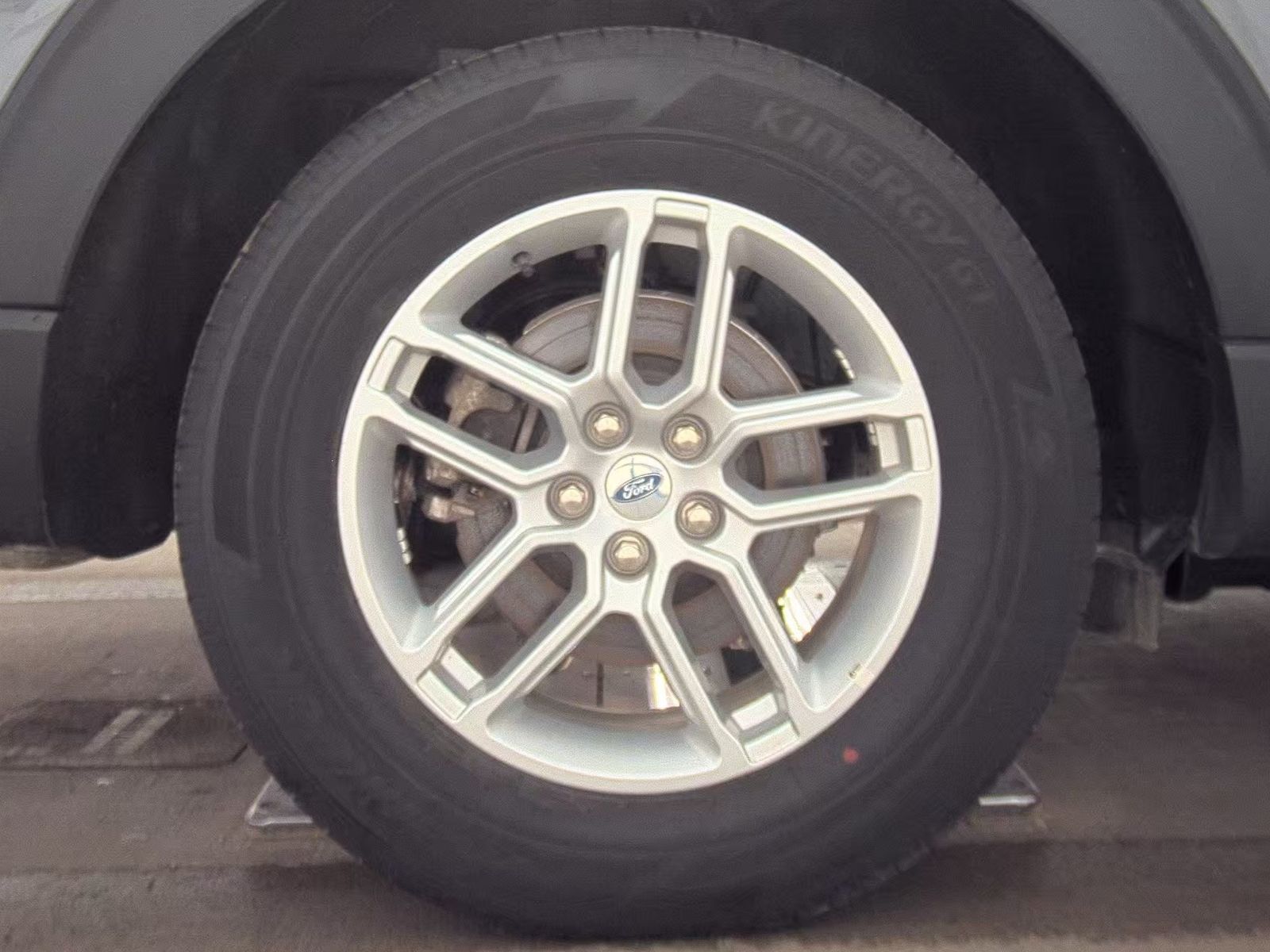 2025 Ford Explorer Active AWD