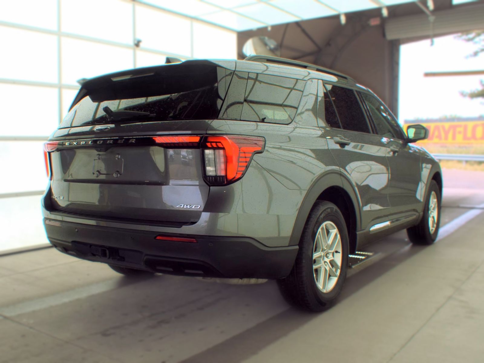 2025 Ford Explorer Active AWD