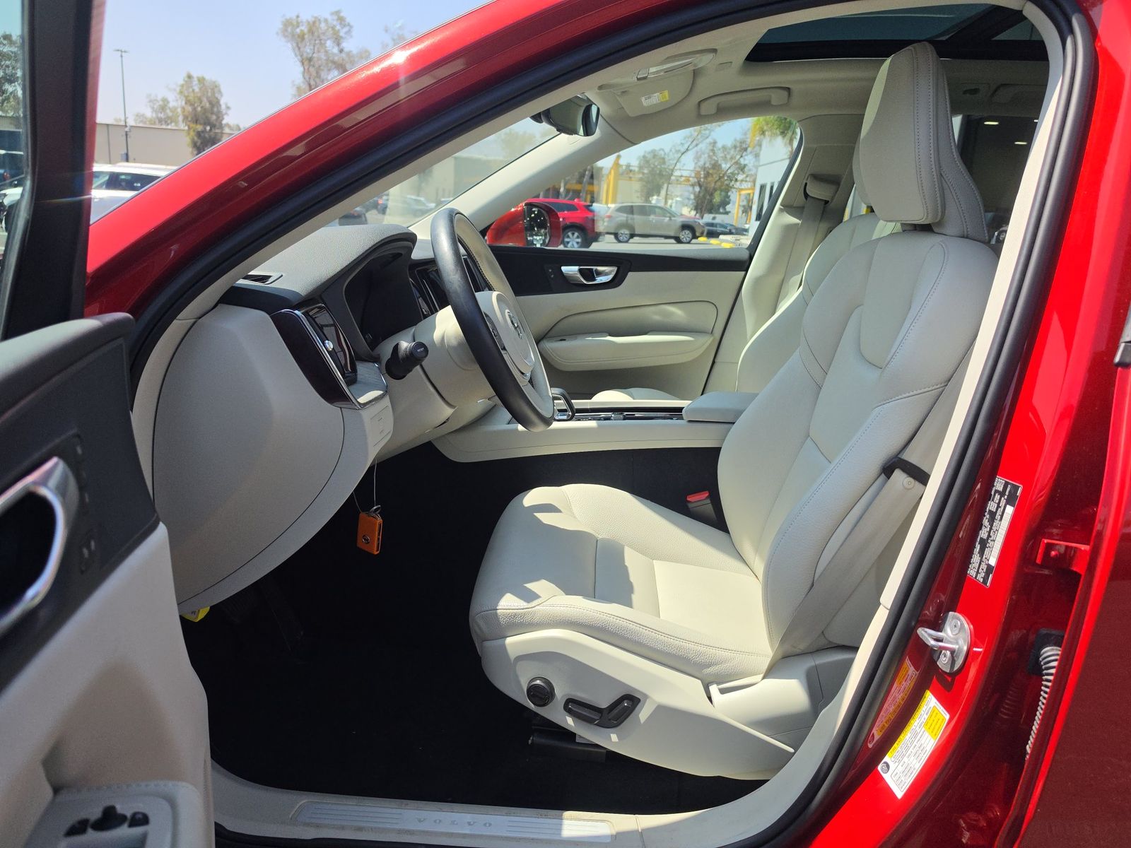 2023 Volvo XC60 B5 Plus AWD