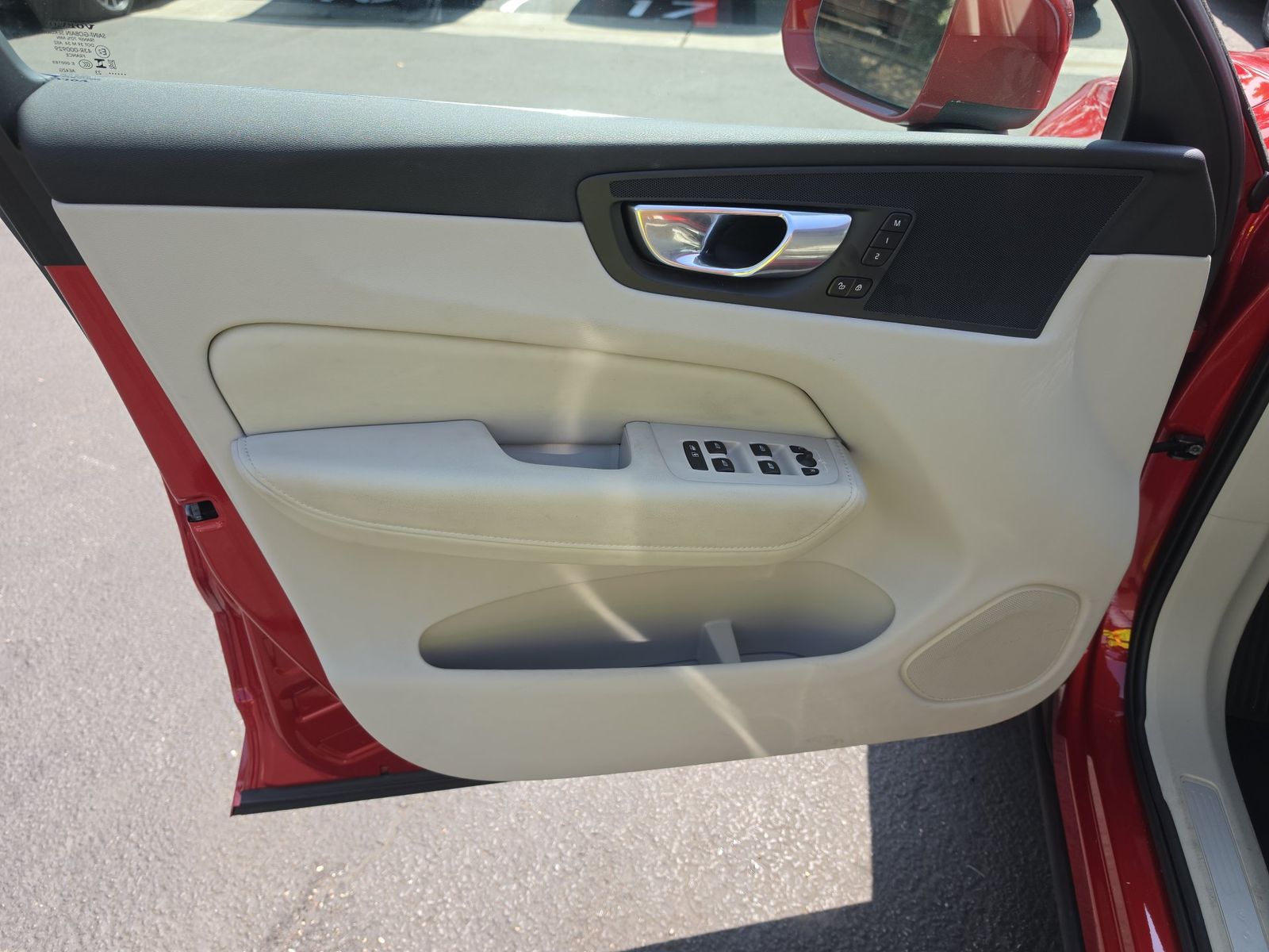 2023 Volvo XC60 B5 Plus AWD