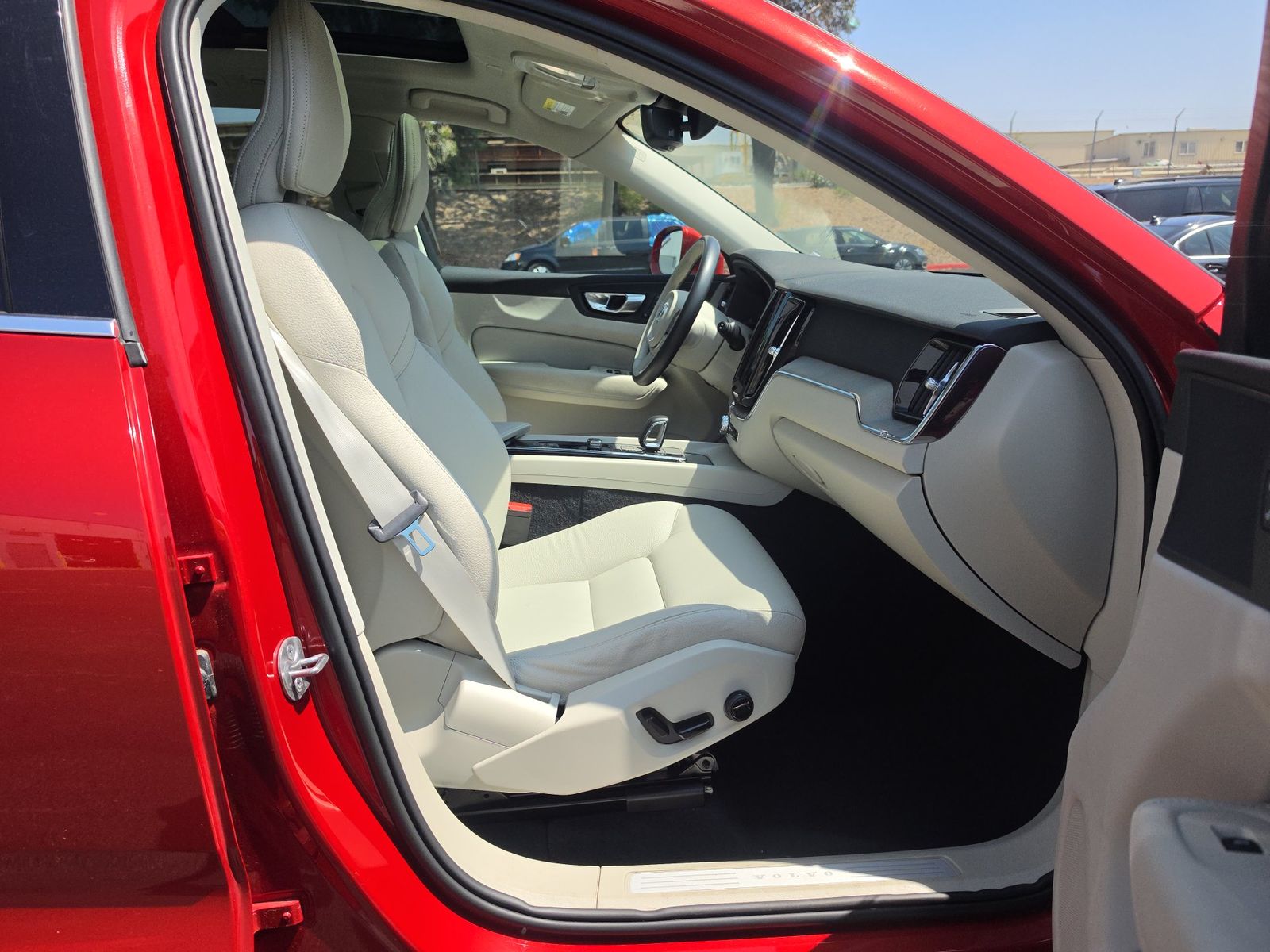 2023 Volvo XC60 B5 Plus AWD