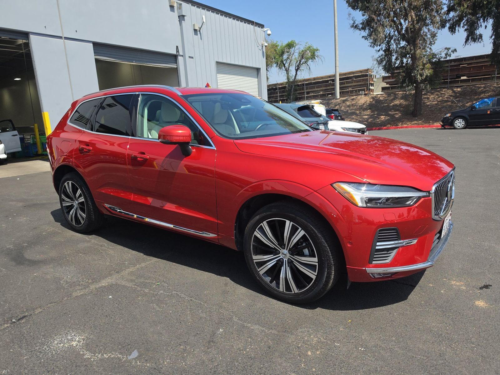 2023 Volvo XC60 B5 Plus AWD