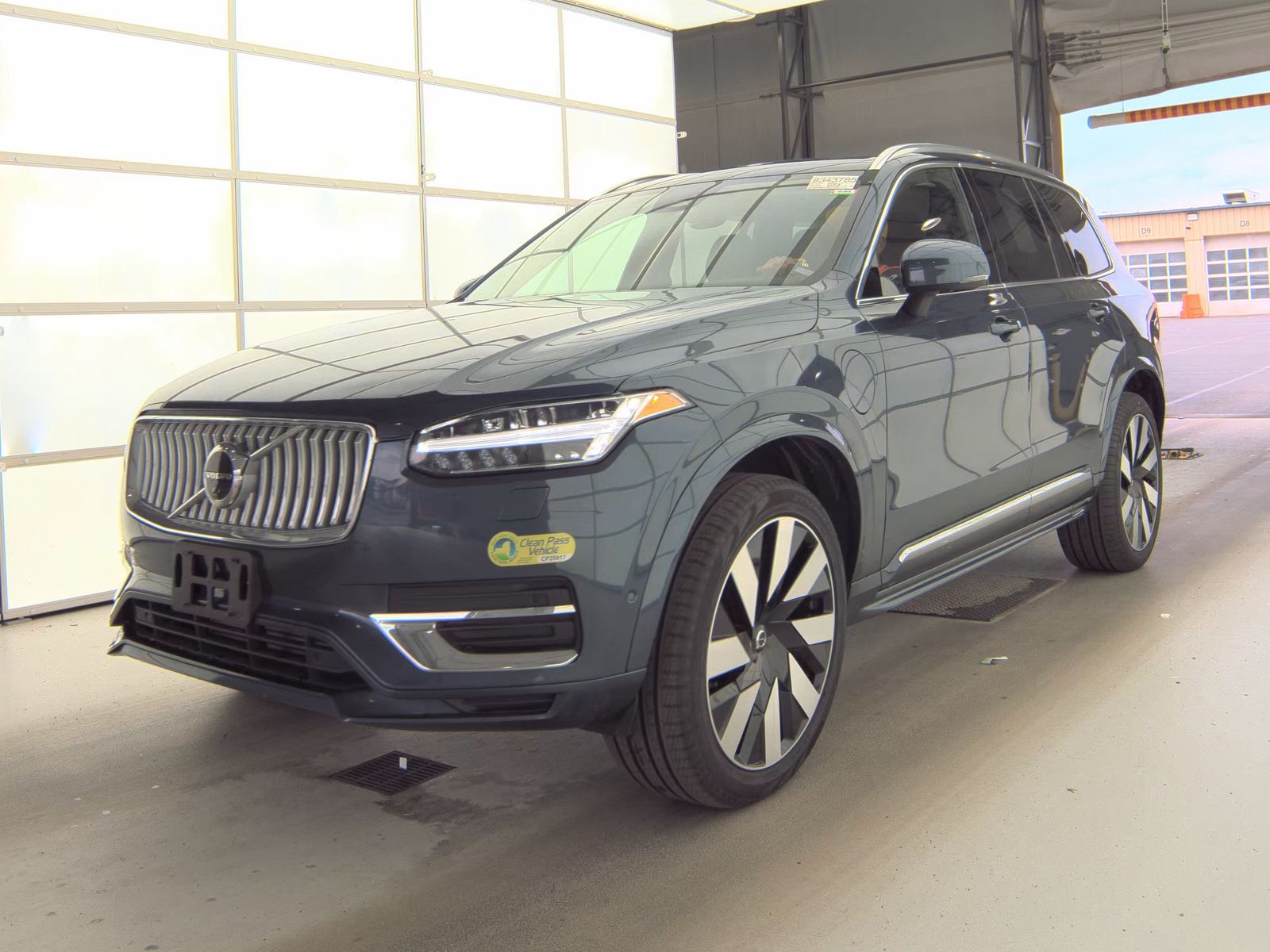 2025 Volvo XC90 Plug-In Hybrid T8 Plus AWD