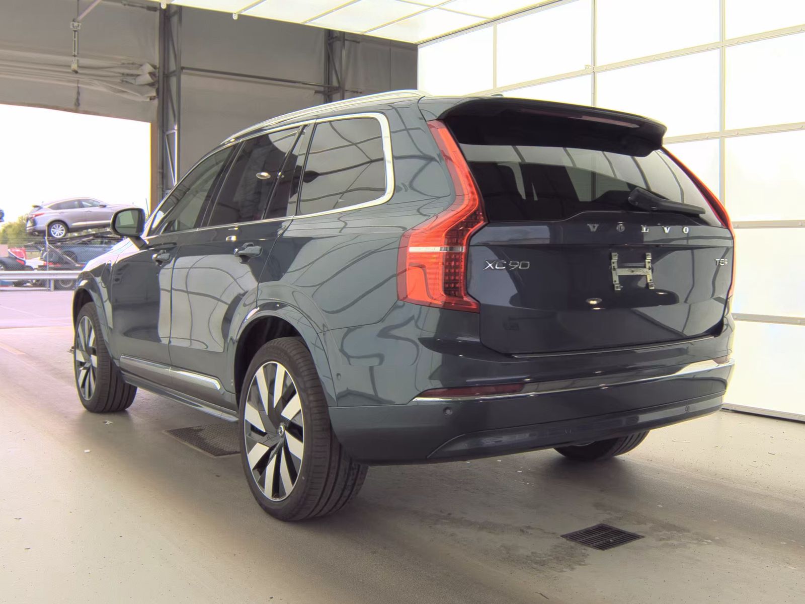 2025 Volvo XC90 Plug-In Hybrid T8 Plus AWD