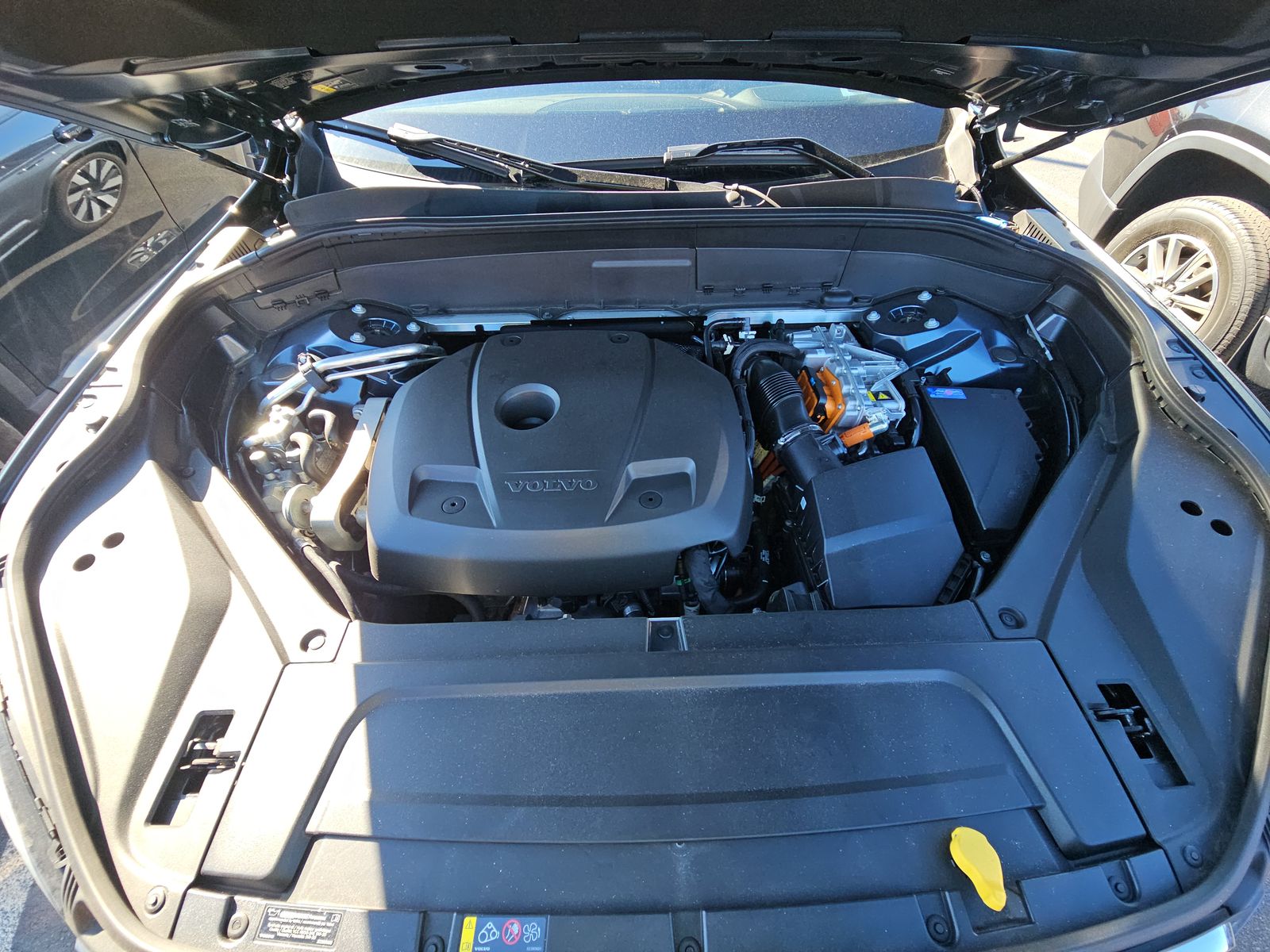 2025 Volvo XC90 Plug-In Hybrid T8 Plus AWD