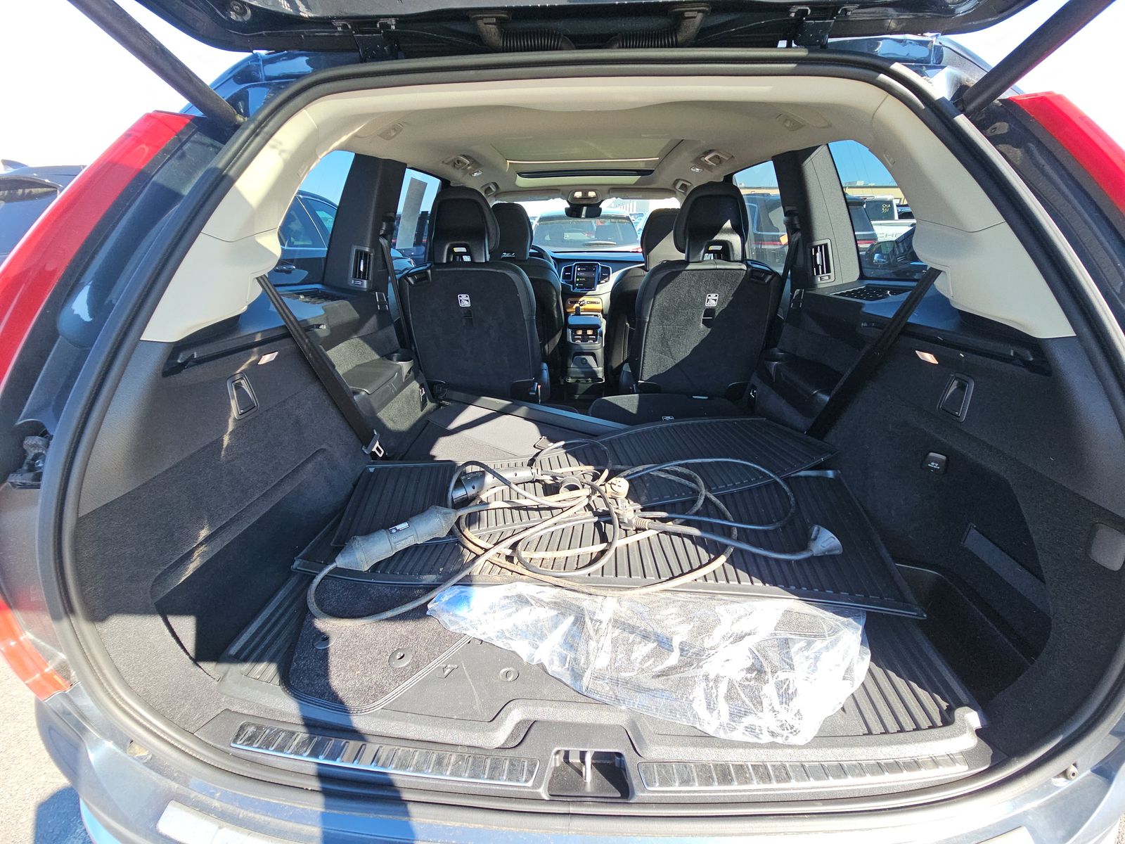 2025 Volvo XC90 Plug-In Hybrid T8 Plus AWD
