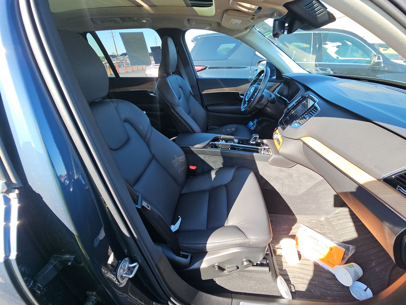 2025 Volvo XC90 Plug-In Hybrid T8 Plus AWD