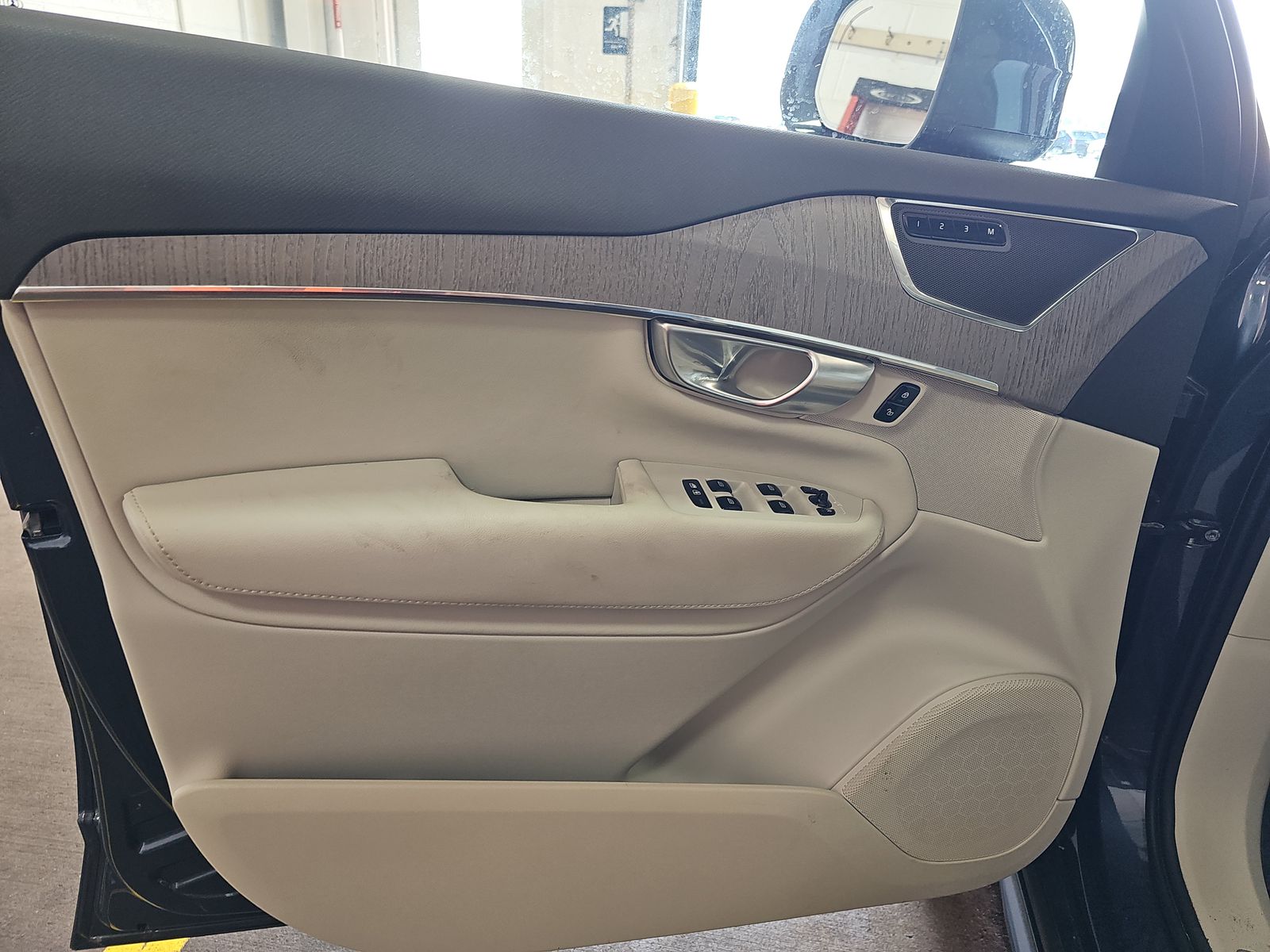 2024 Volvo XC90 Recharge T8 Plus AWD