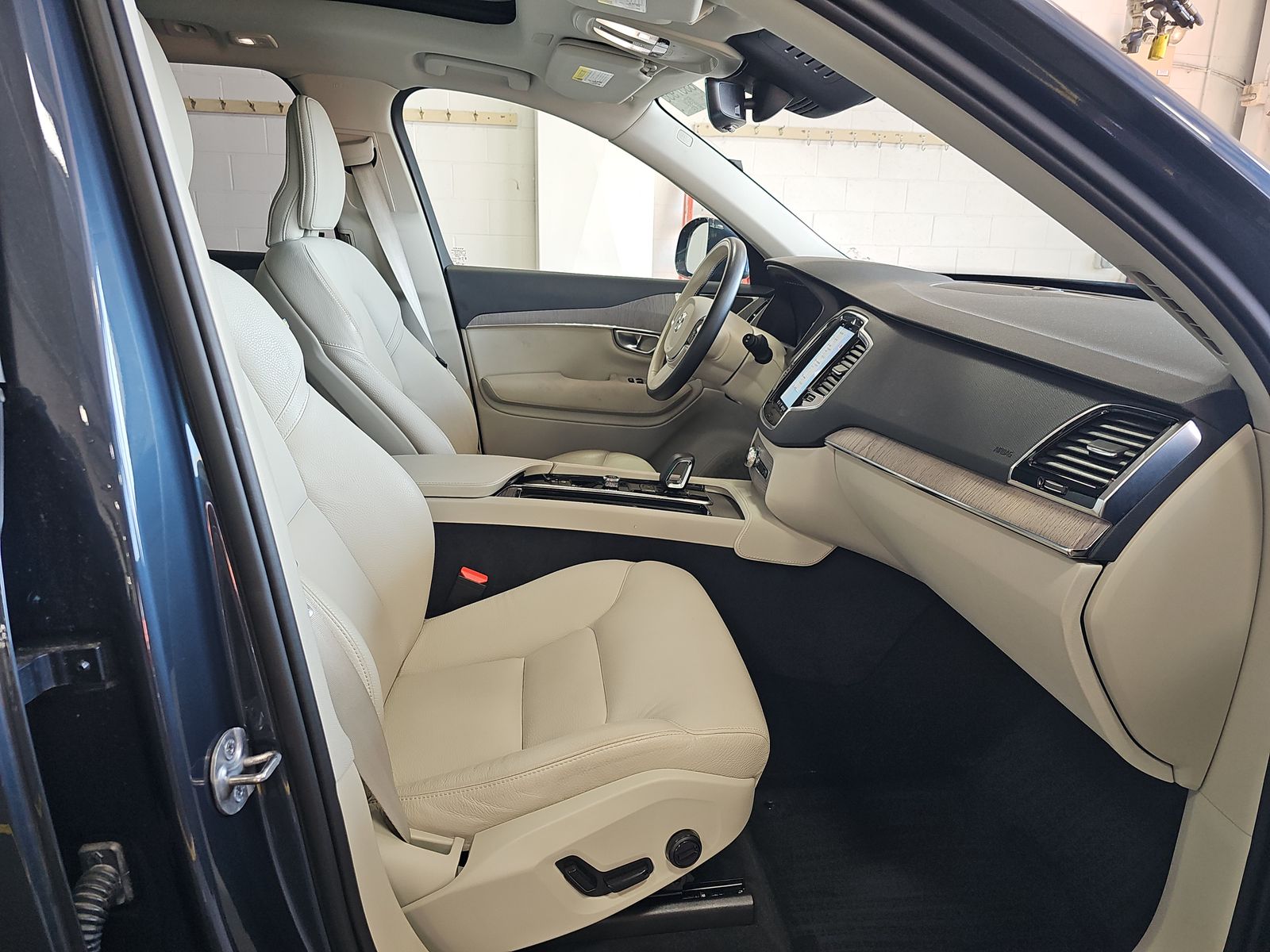 2024 Volvo XC90 Recharge T8 Plus AWD