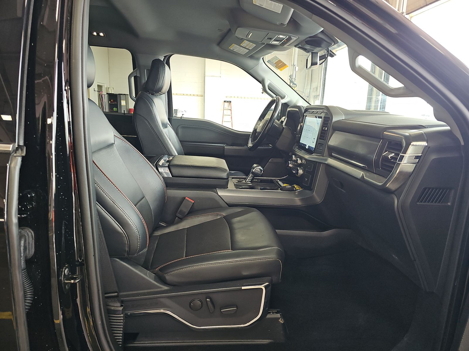 2023 Ford F-150 Lariat AWD