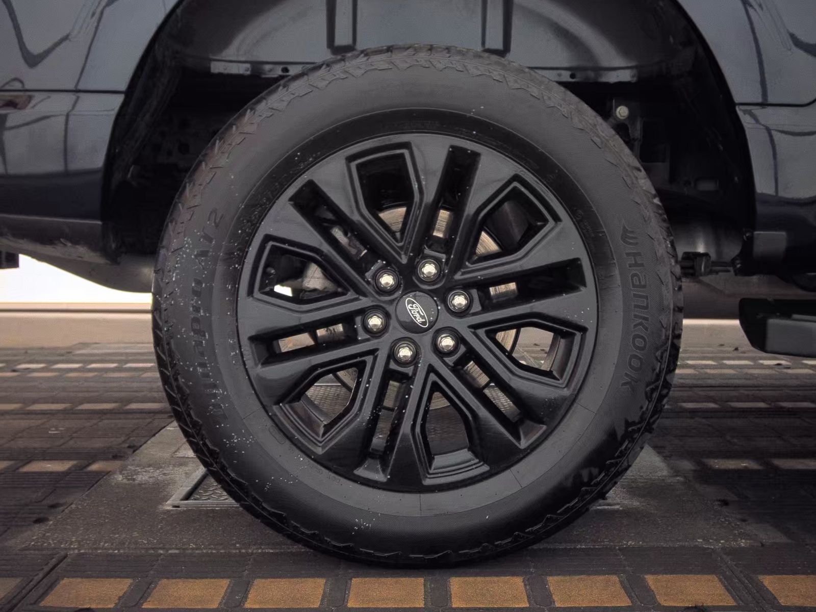 2025 Ford F-150 Hybrid Lariat AWD