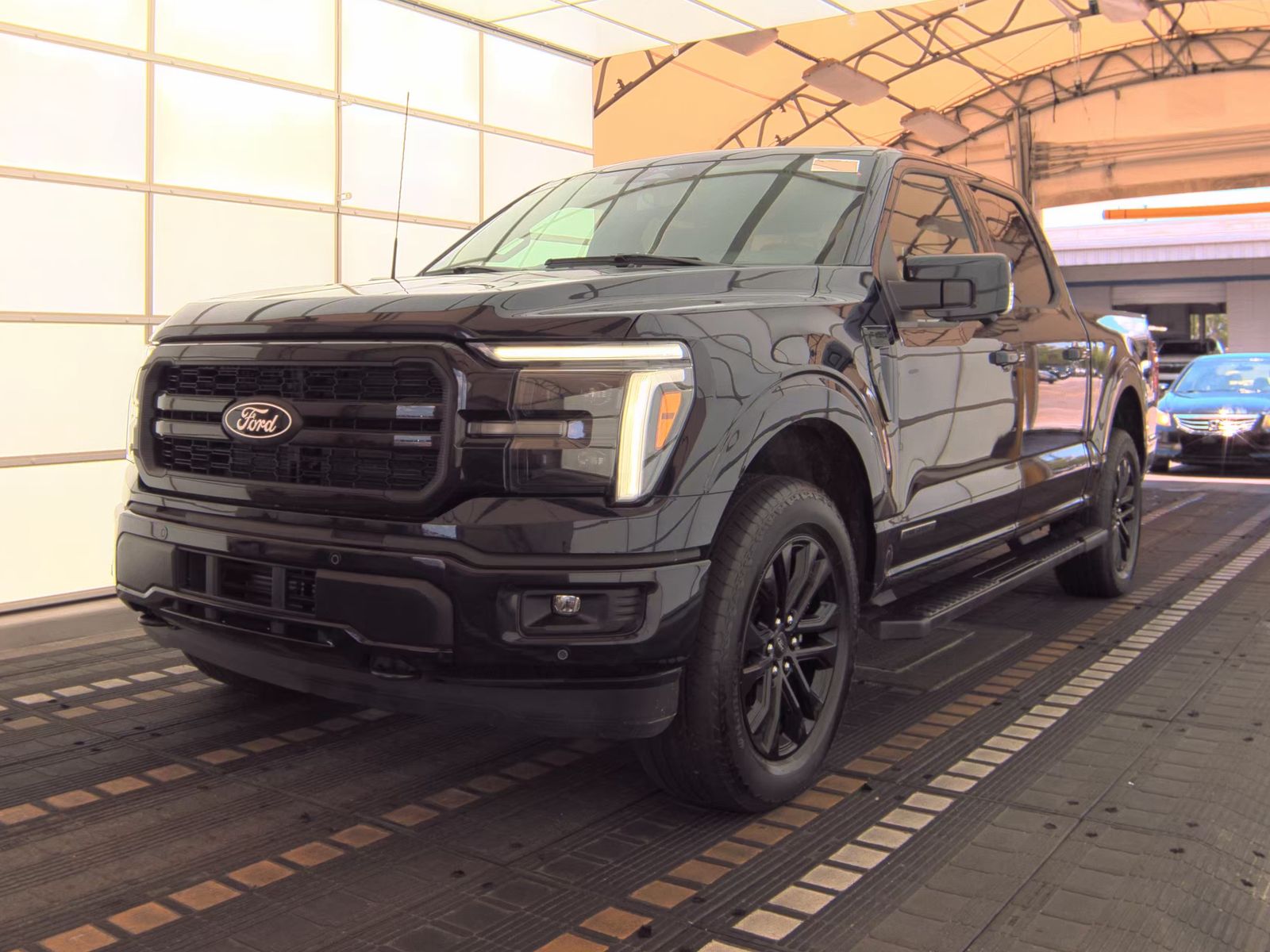 2025 Ford F-150 Hybrid Lariat AWD