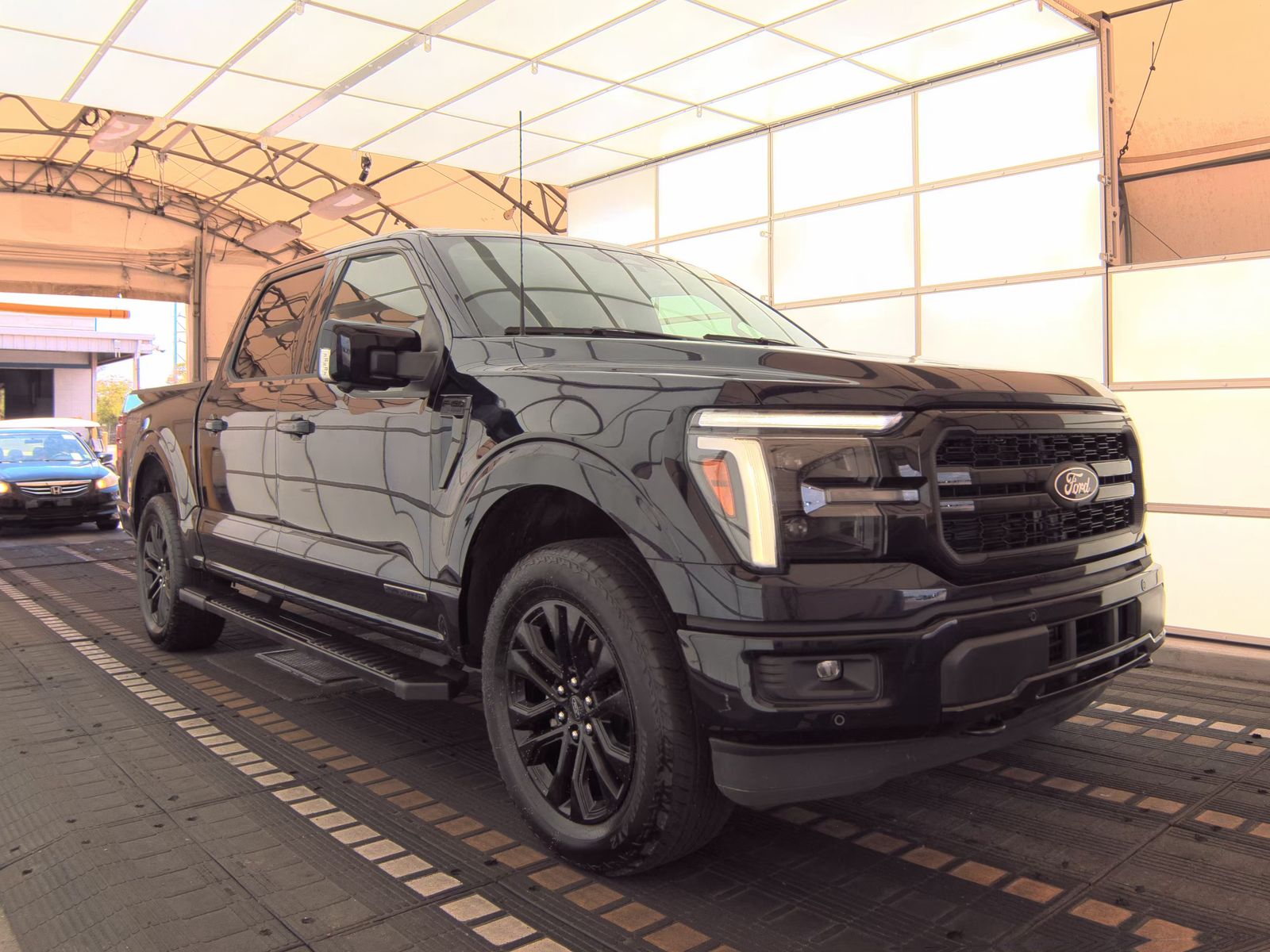 2025 Ford F-150 Hybrid Lariat AWD