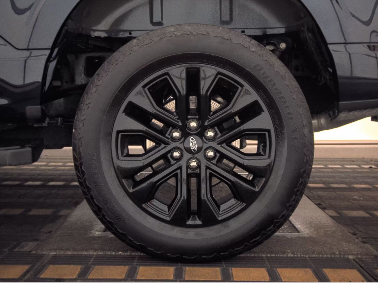 2025 Ford F-150 Hybrid Lariat AWD