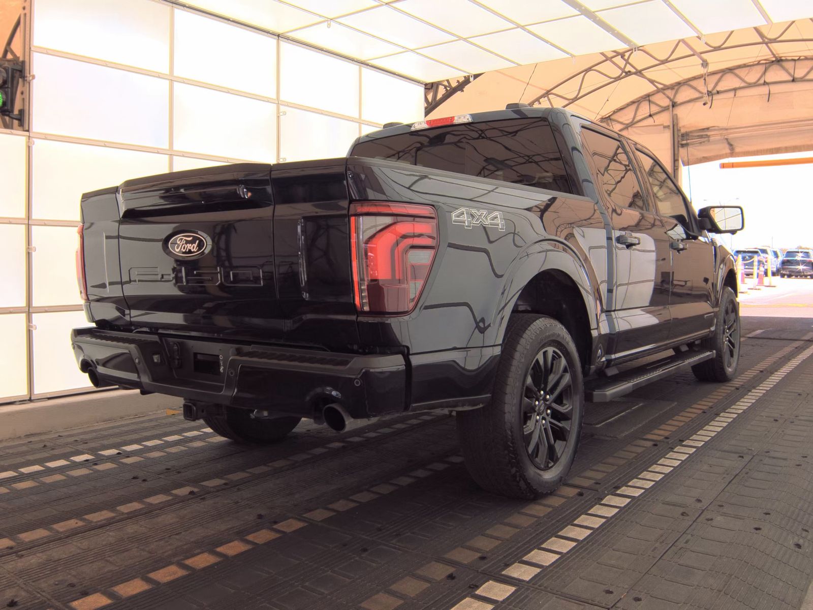 2025 Ford F-150 Hybrid Lariat AWD