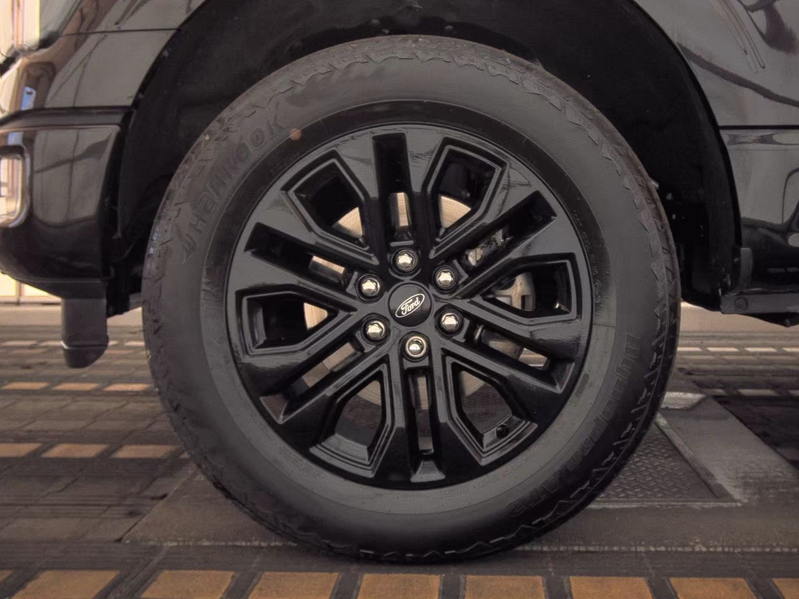 2024 Ford F-150 Hybrid Lariat AWD
