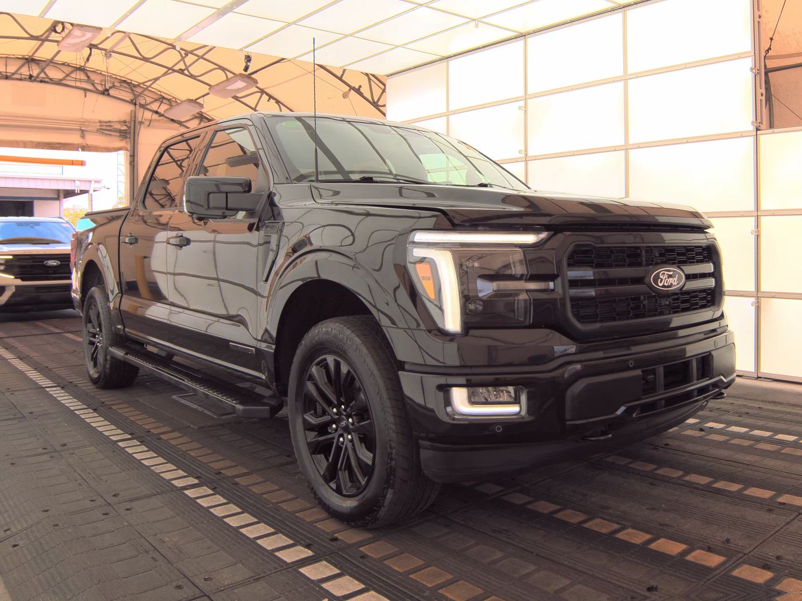 2024 Ford F-150 Hybrid Lariat AWD