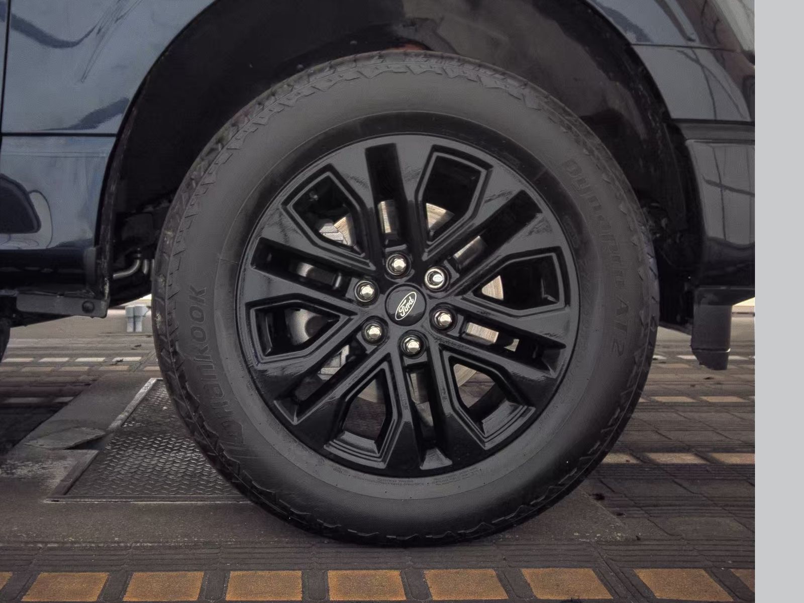 2024 Ford F-150 Hybrid Lariat AWD