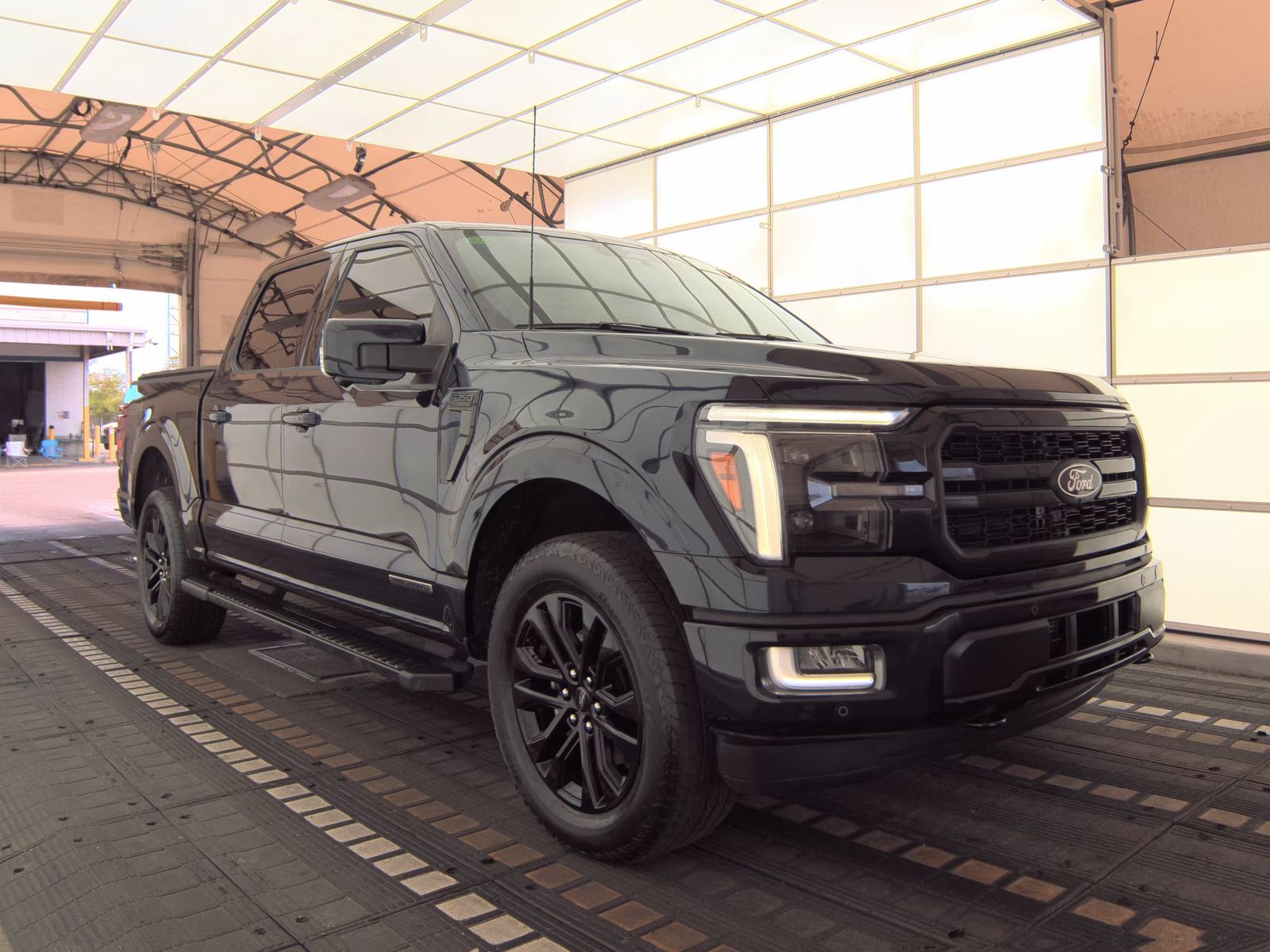 2024 Ford F-150 Hybrid Lariat AWD