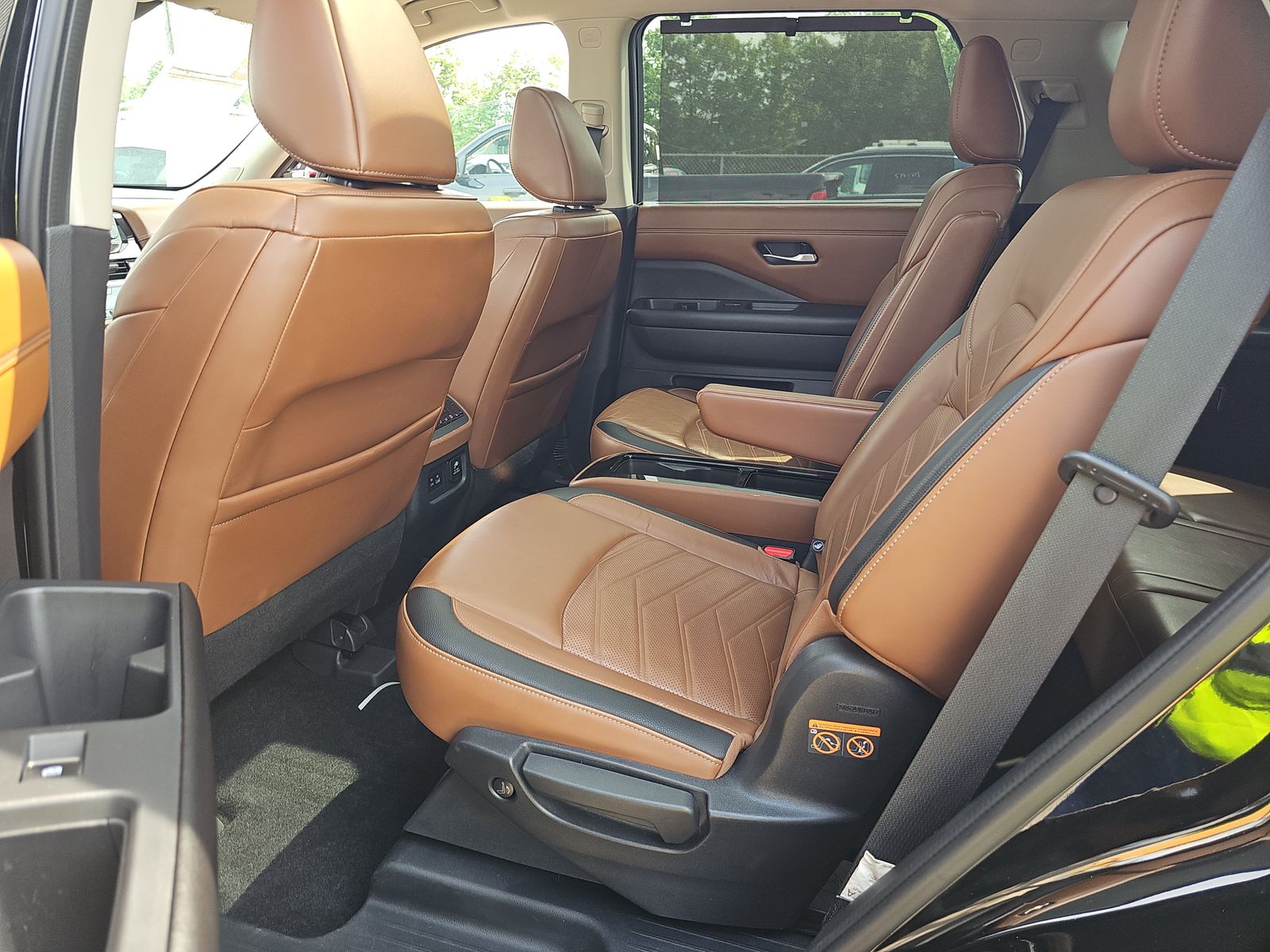 2022 Nissan Pathfinder Platinum AWD