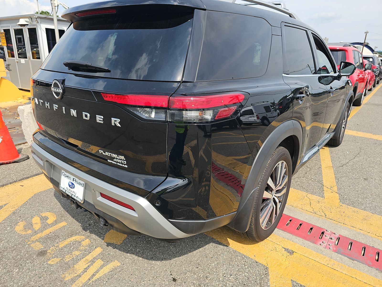 2022 Nissan Pathfinder Platinum AWD