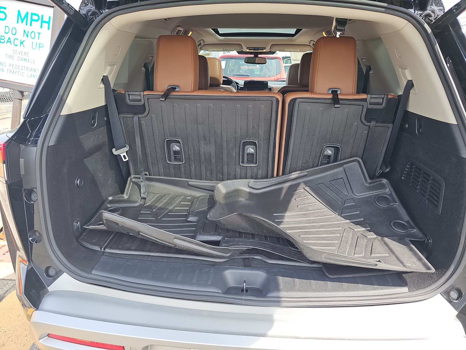 2022 Nissan Pathfinder Platinum AWD