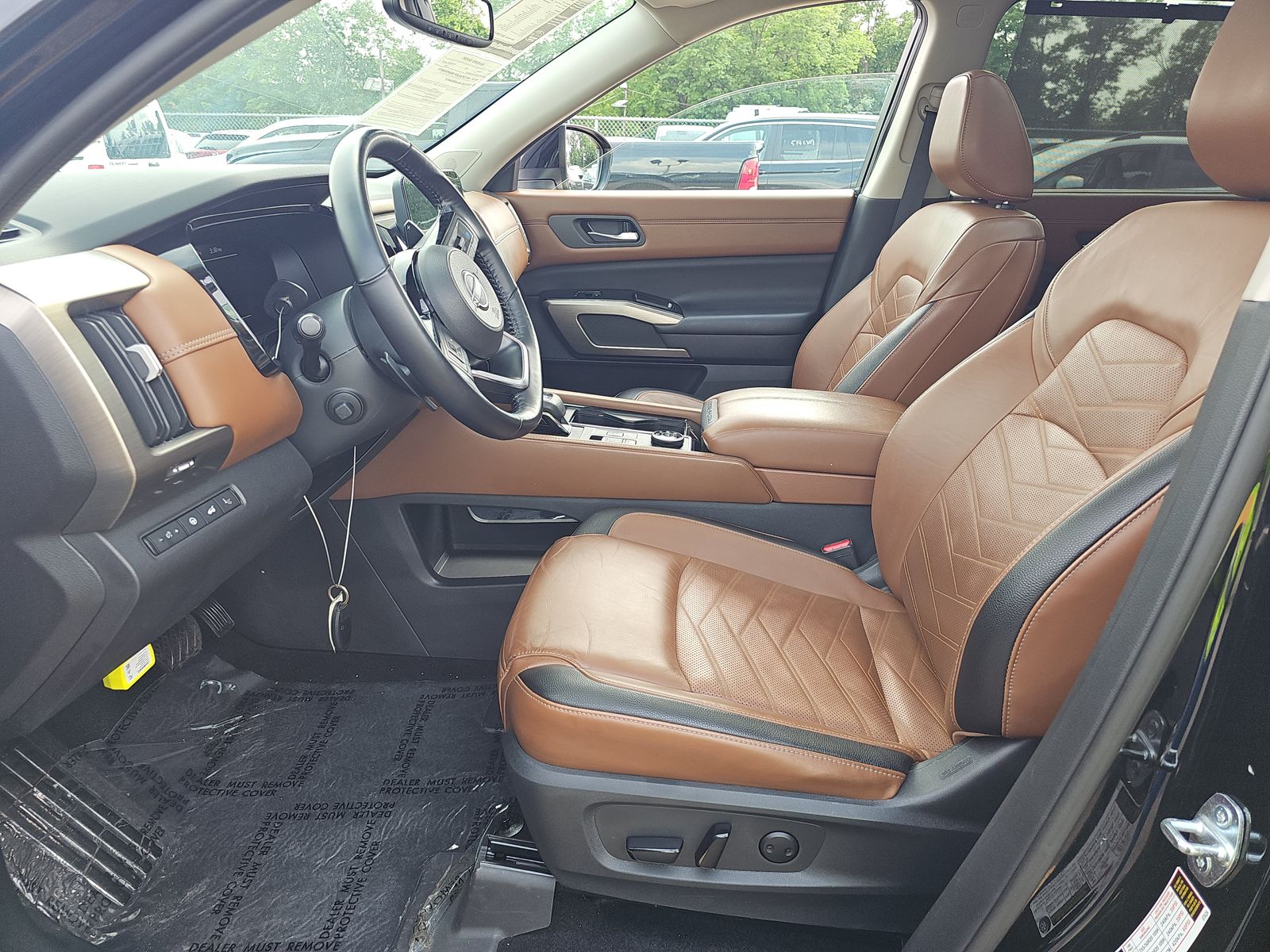 2022 Nissan Pathfinder Platinum AWD